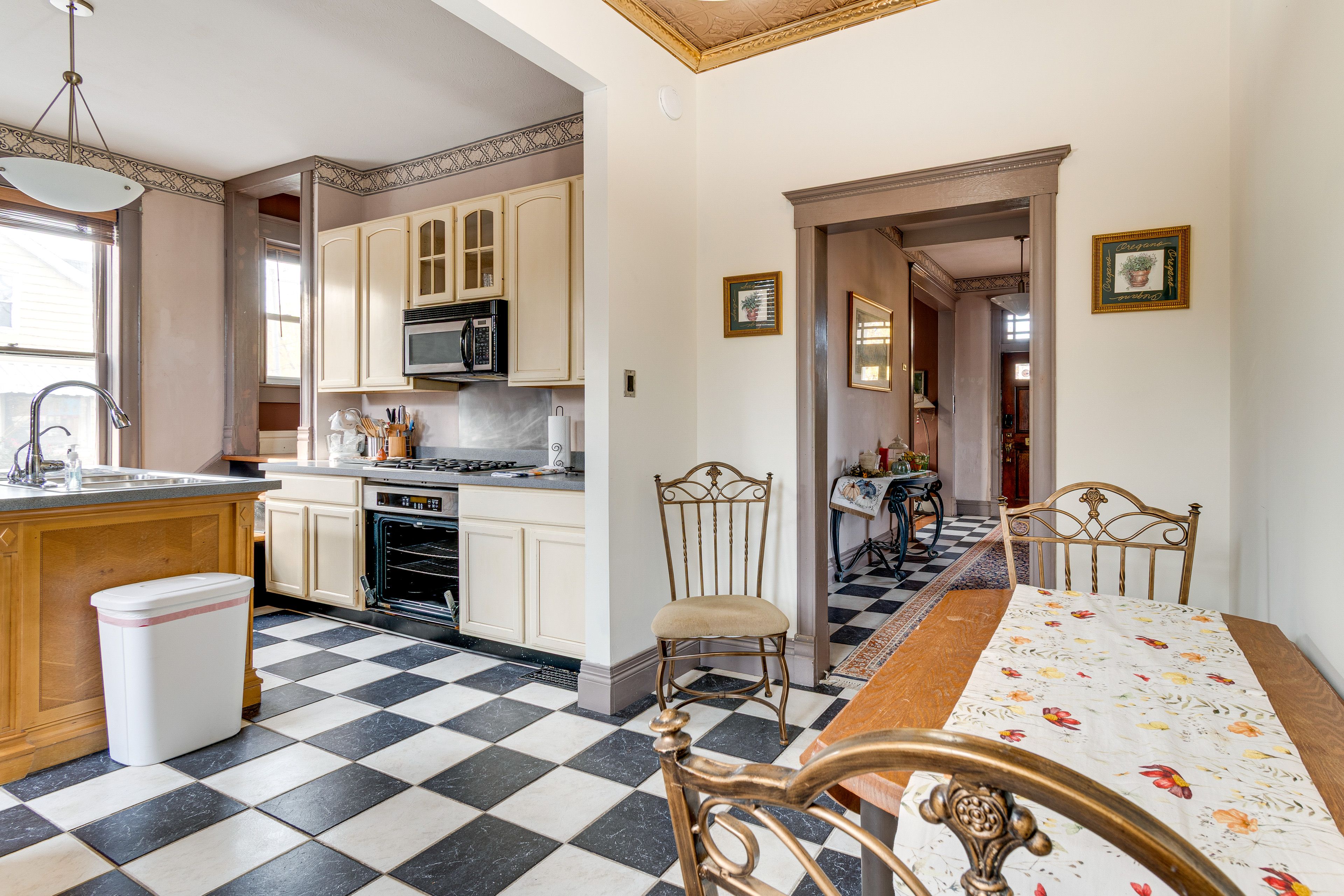 Kitchen | Keurig & Bunn Coffee Makers | Dishwasher | Cooking Basics | 1st Floor