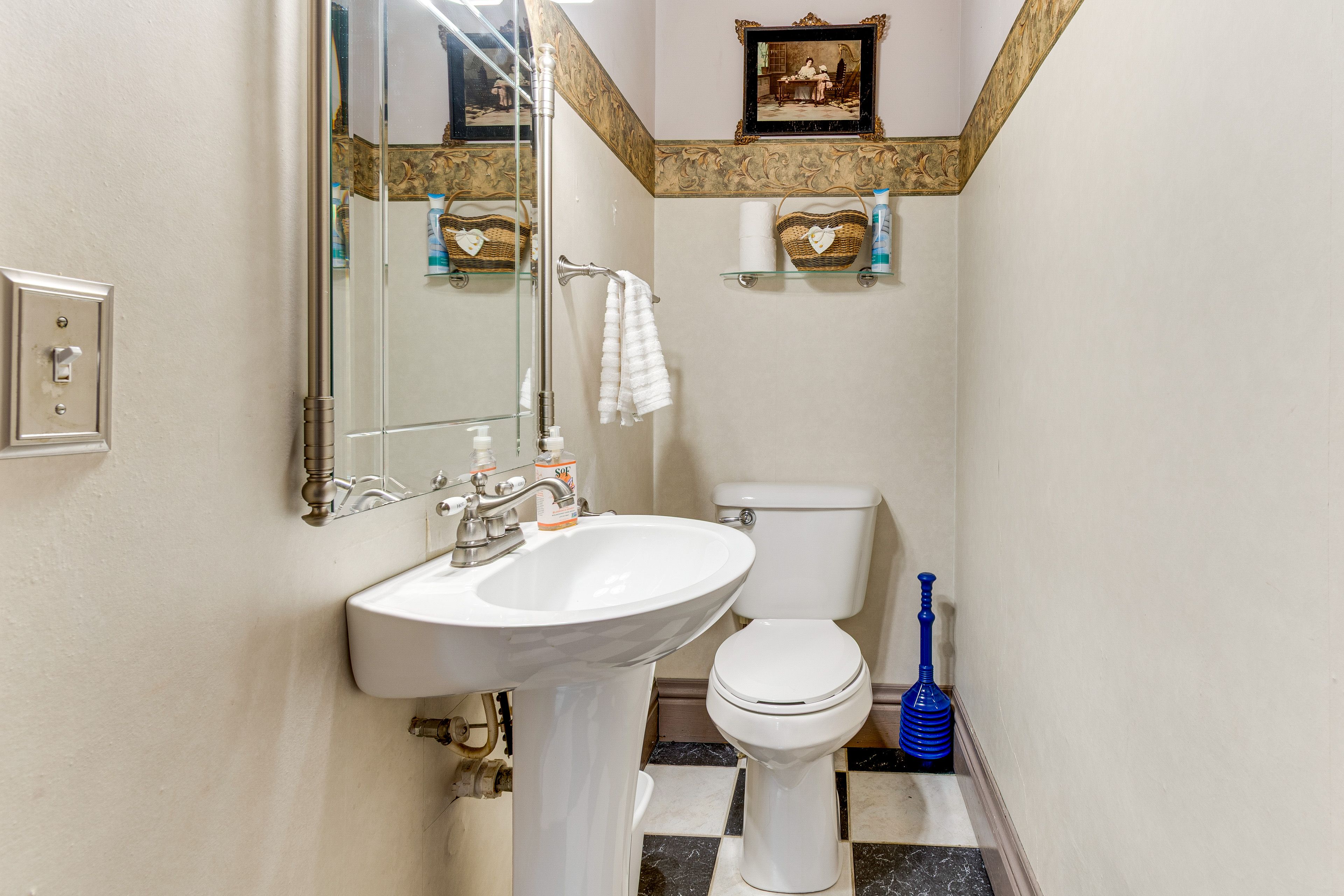 Half Bathroom | 1st Floor