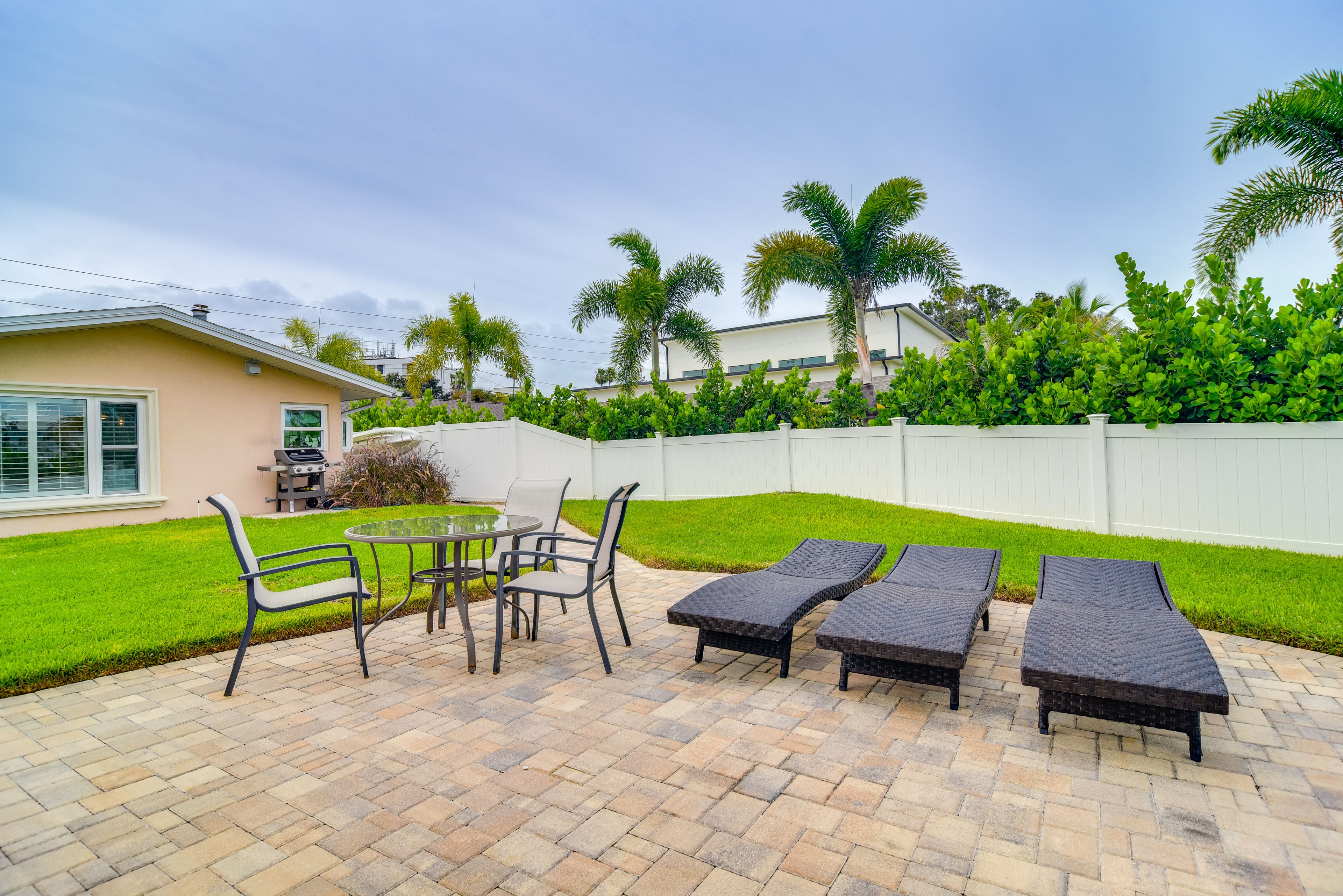 Furnished Patio