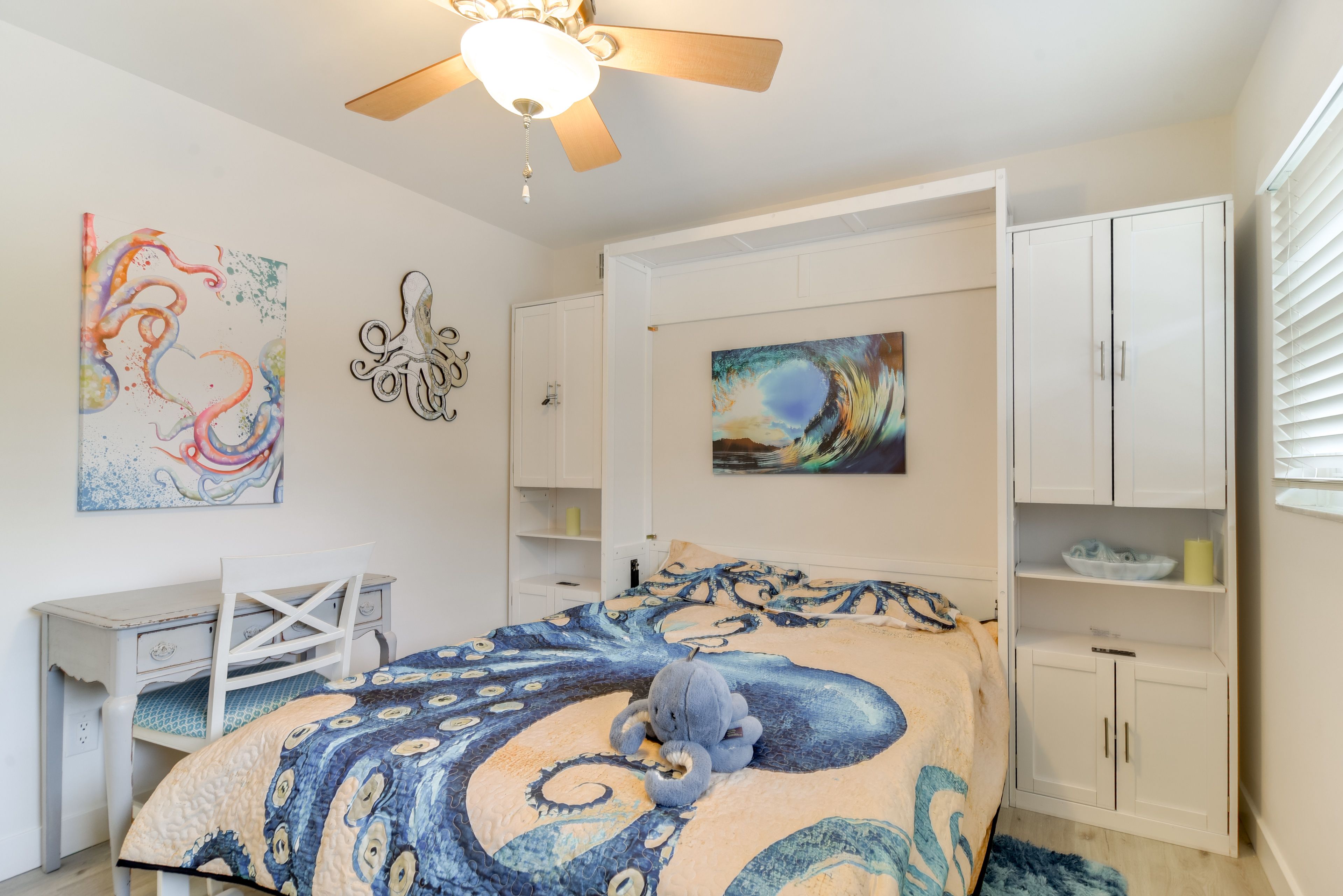 Bedroom 2 | Queen Murphy Bed