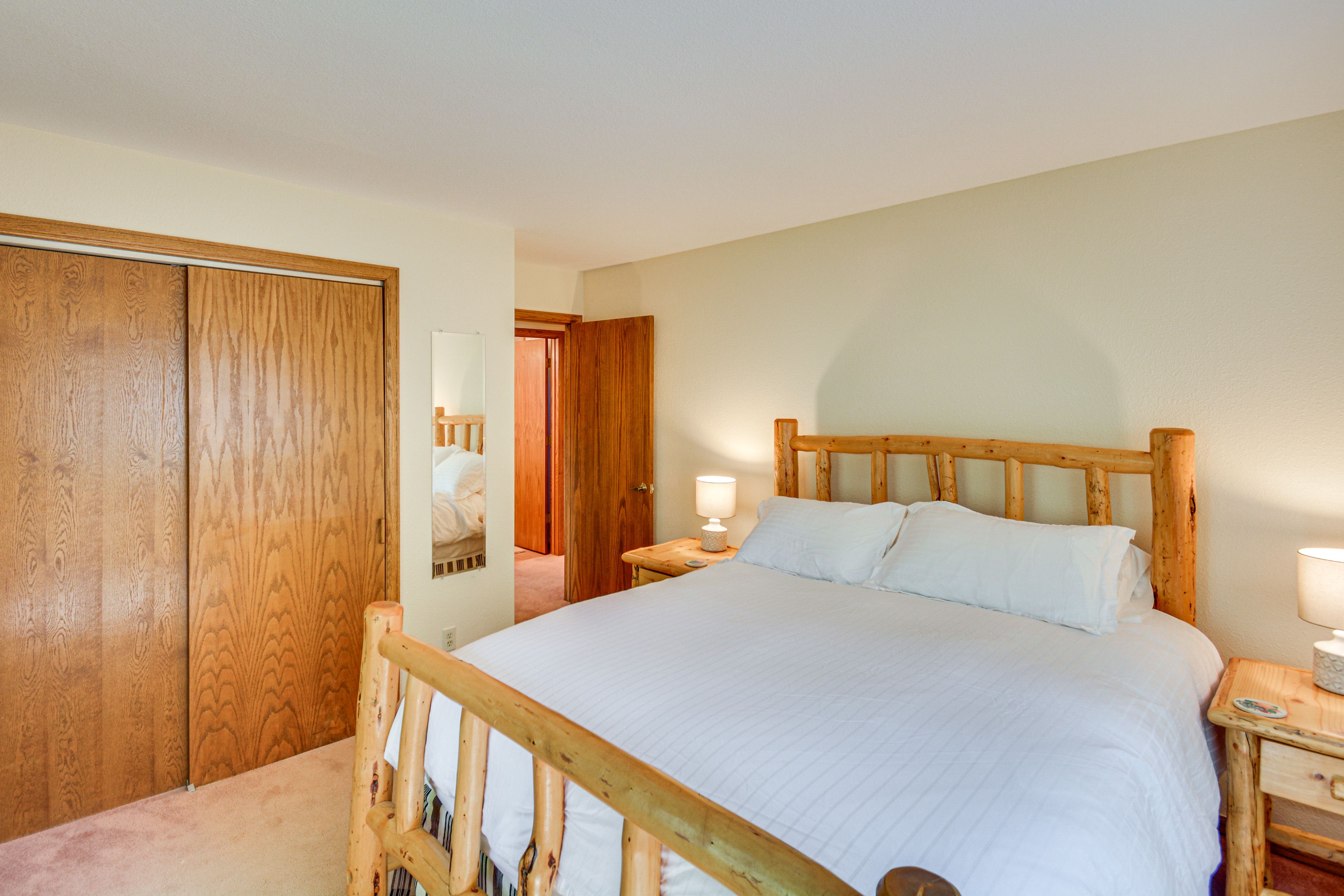 Bedroom 2 | Queen Bed | 2nd Floor