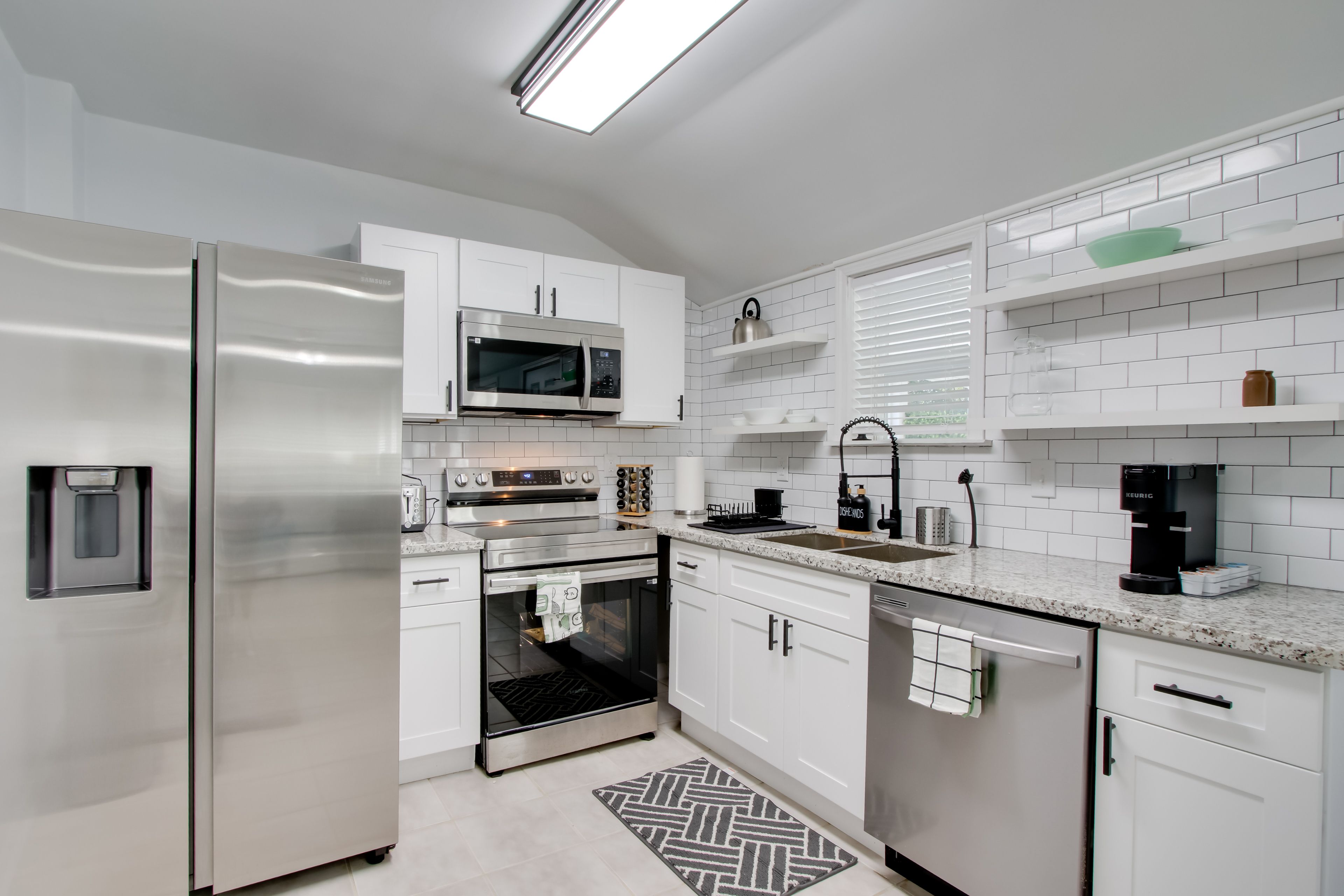 Kitchen | Free WiFi | Single-Story Unit