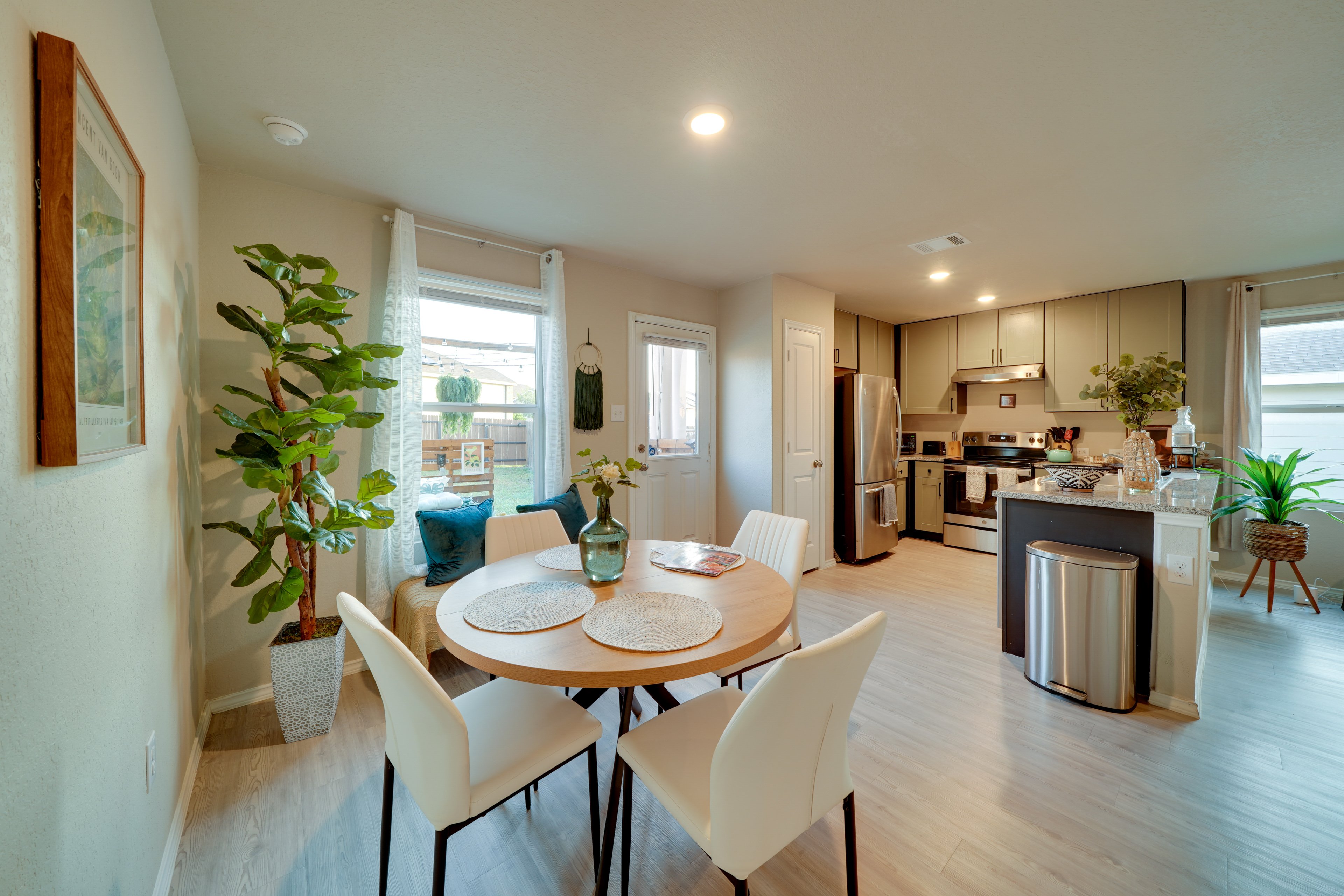 Kitchen & Dining Area | Dishwasher