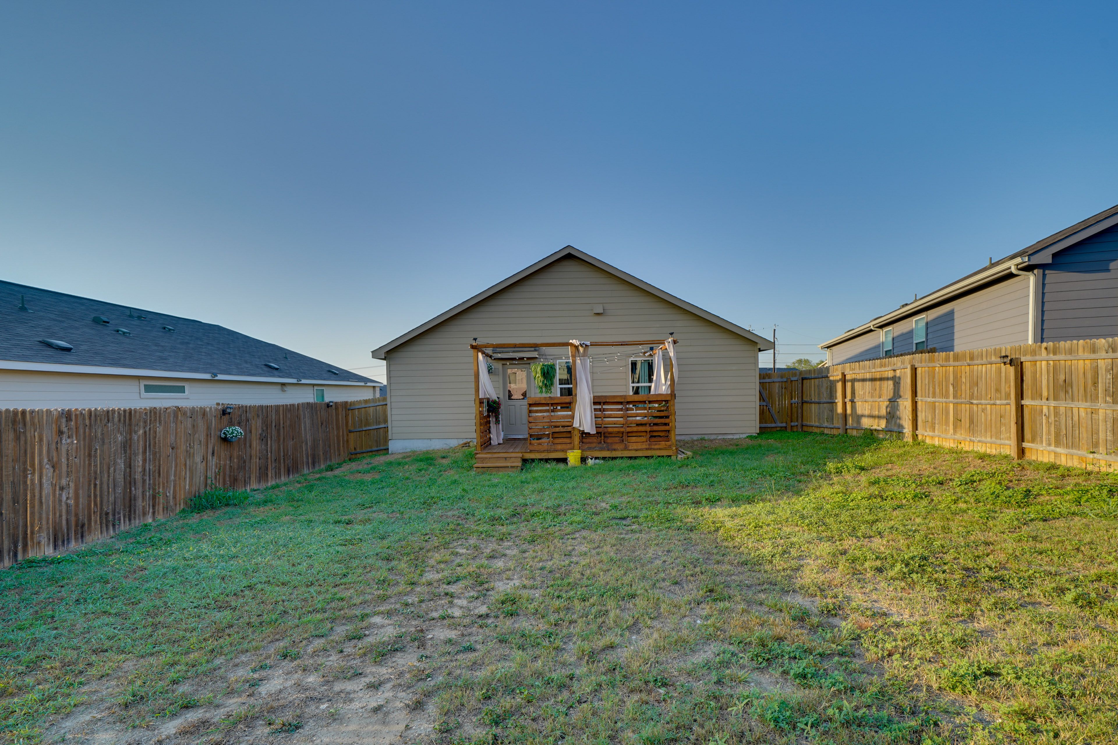 Property Exterior | Backyard