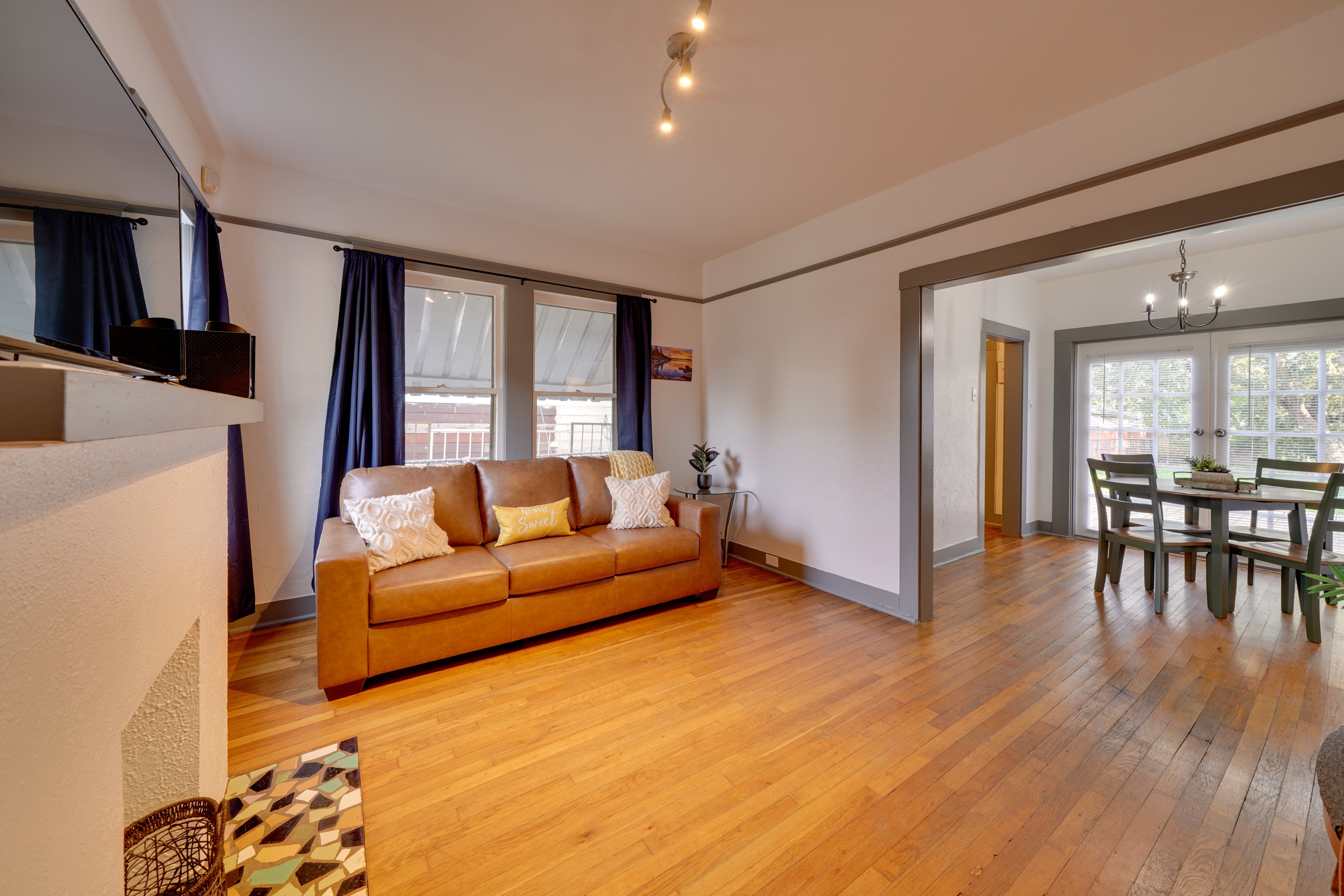 San Antonio Vacation Rental | 2BR | 1BA | 902 Sq Ft | 3 Steps to Enter