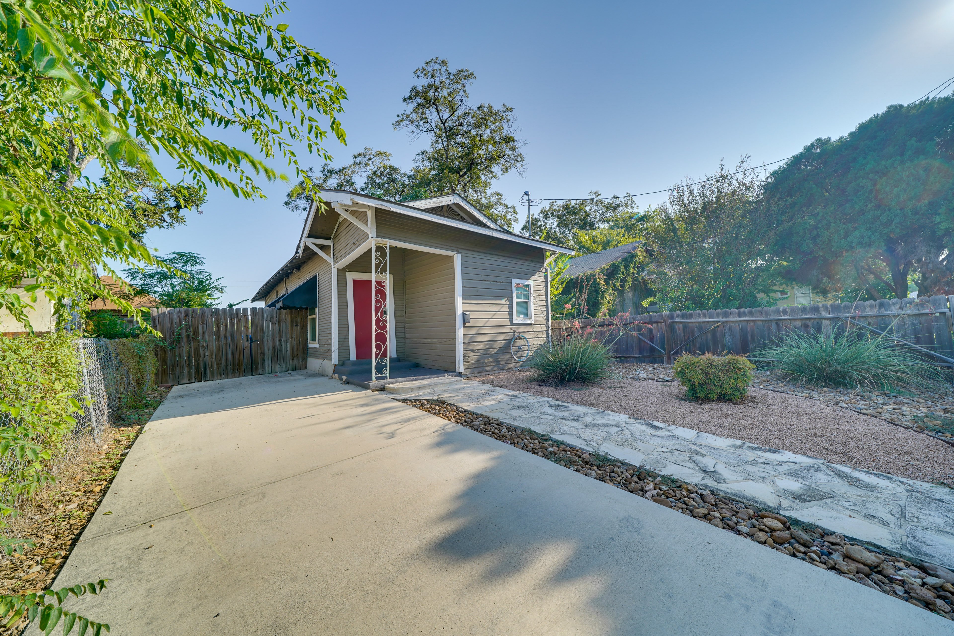 Parking | Driveway (1 Vehicle)