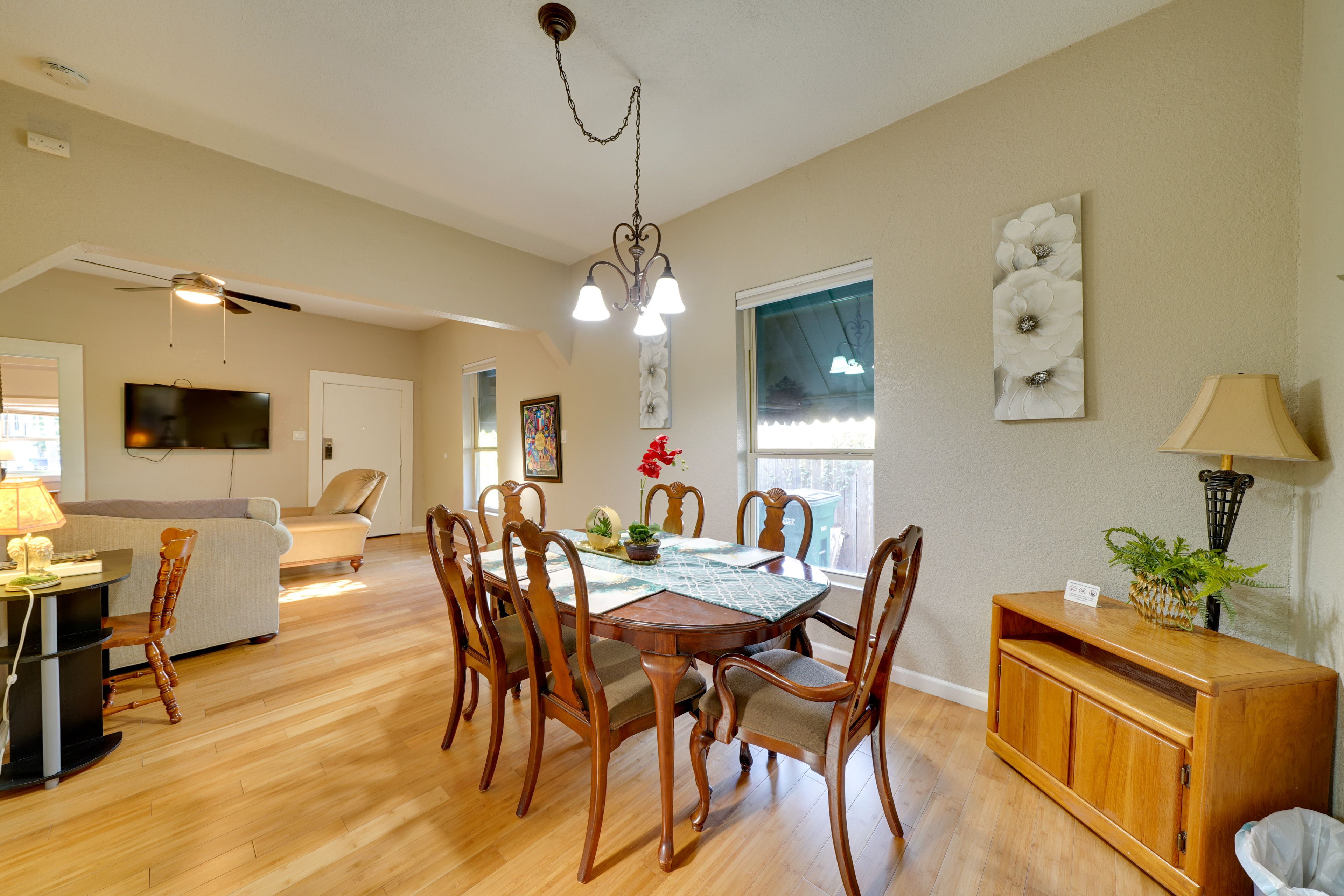 Interior | Open Floor Plan | Free WiFi | Single-Story Home