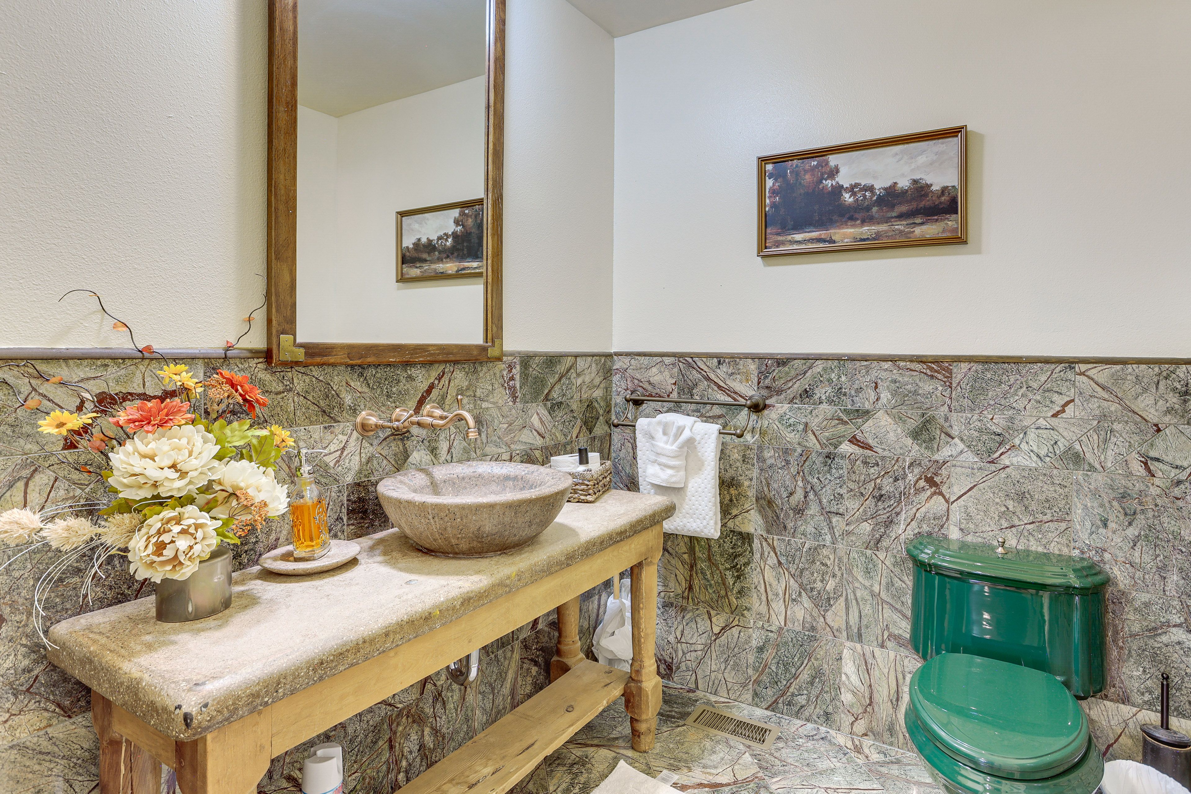 Half Bathroom | 1st Floor