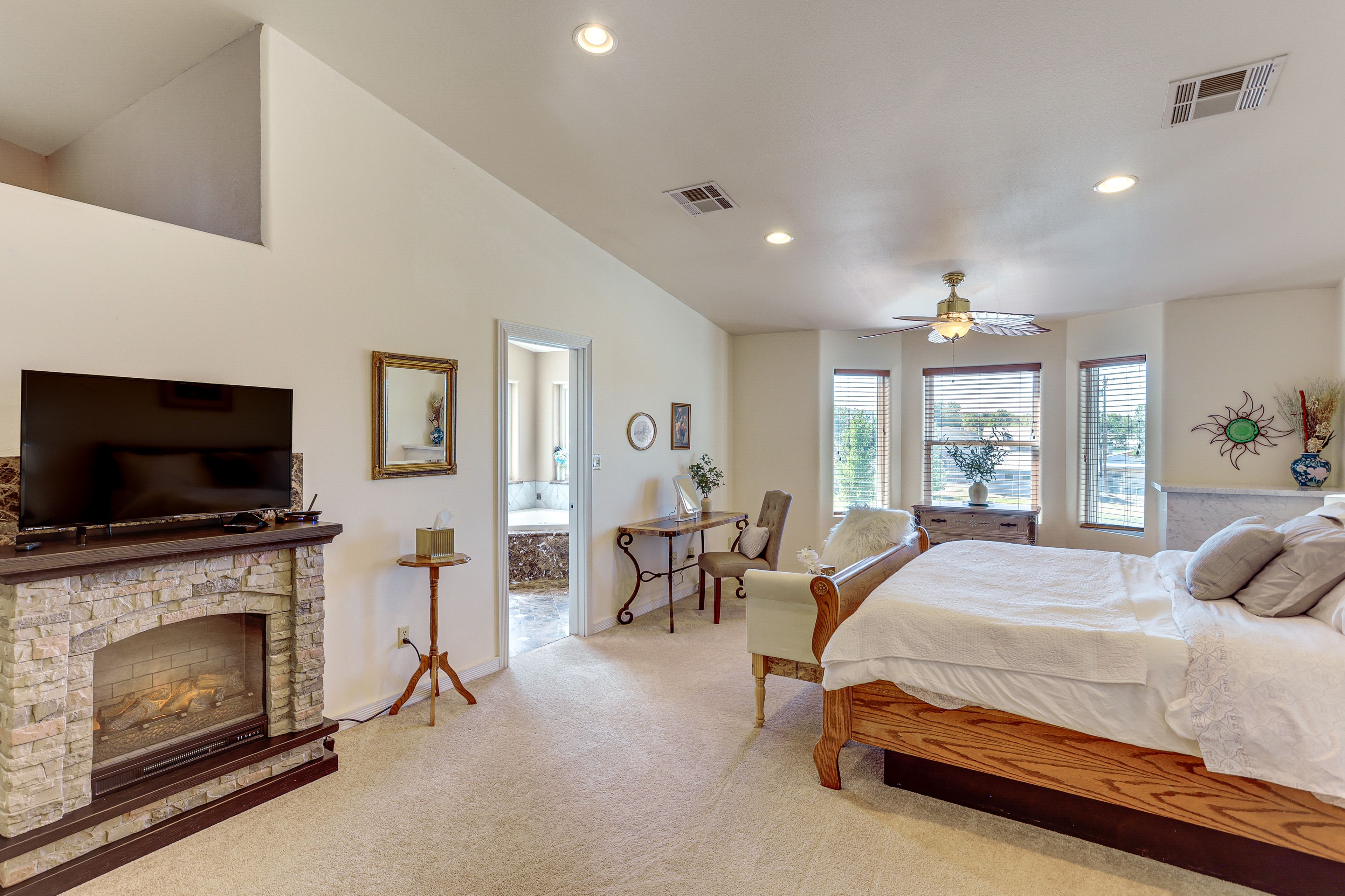 Bedroom 1 | 2nd Floor | King Bed | Smart TV | Linens Provided