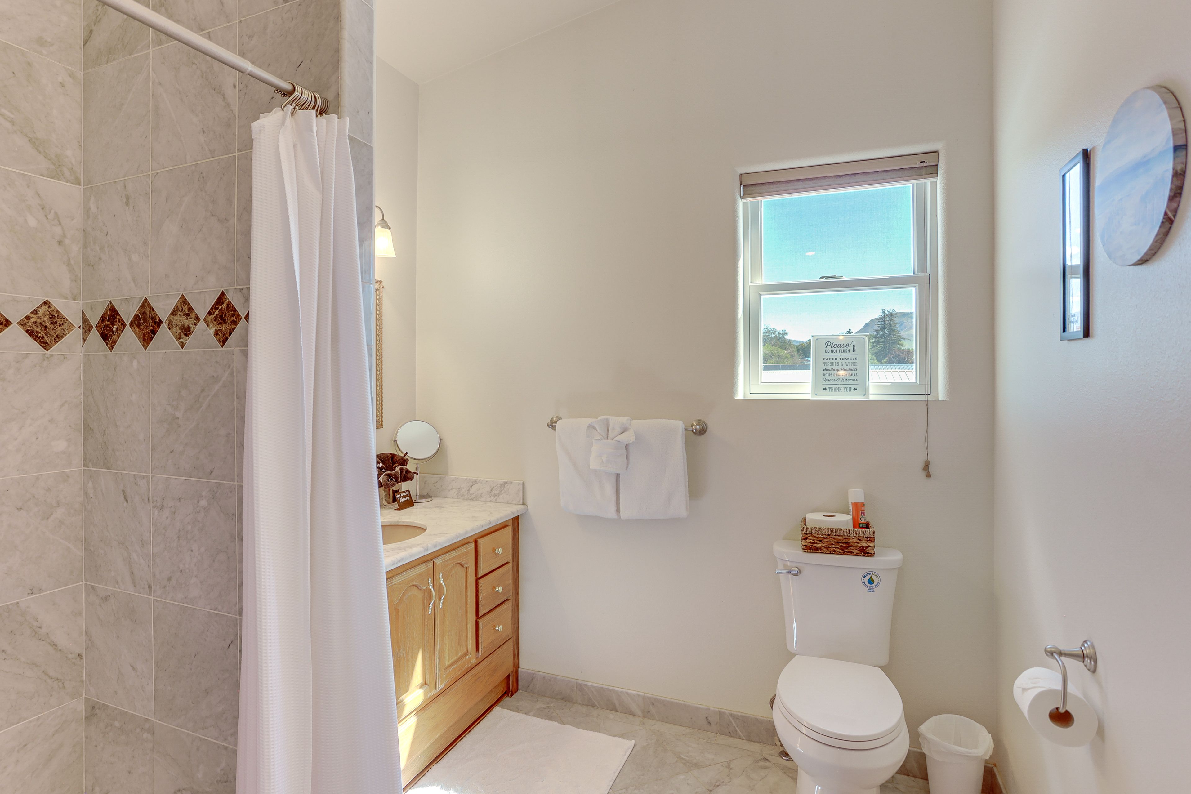 En-Suite Bathroom | 2nd Floor | Complimentary Toiletries | Hair Dryer
