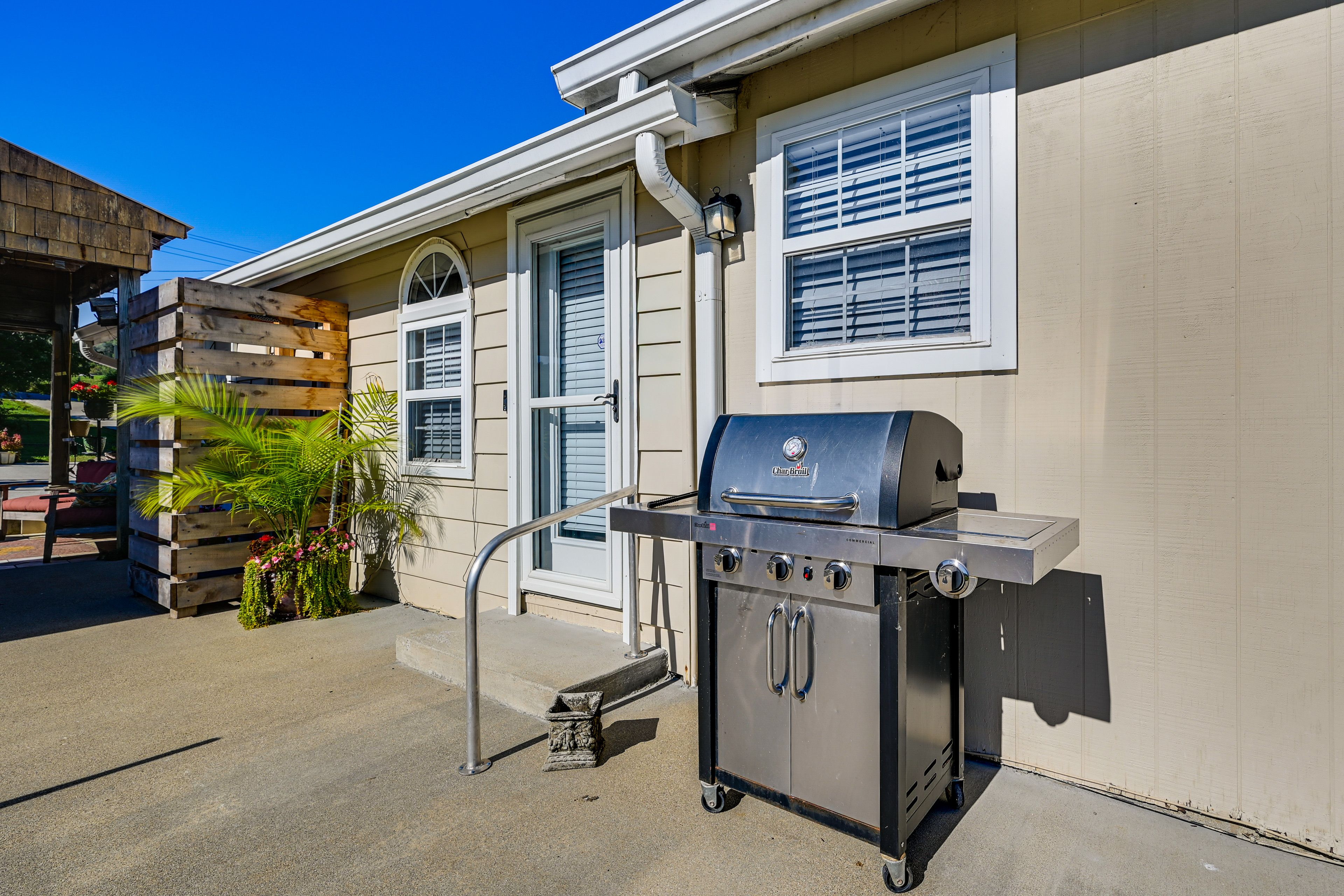 Private Entrance | Front Patio | Gas Grills | Outdoor Shower | Gazebo