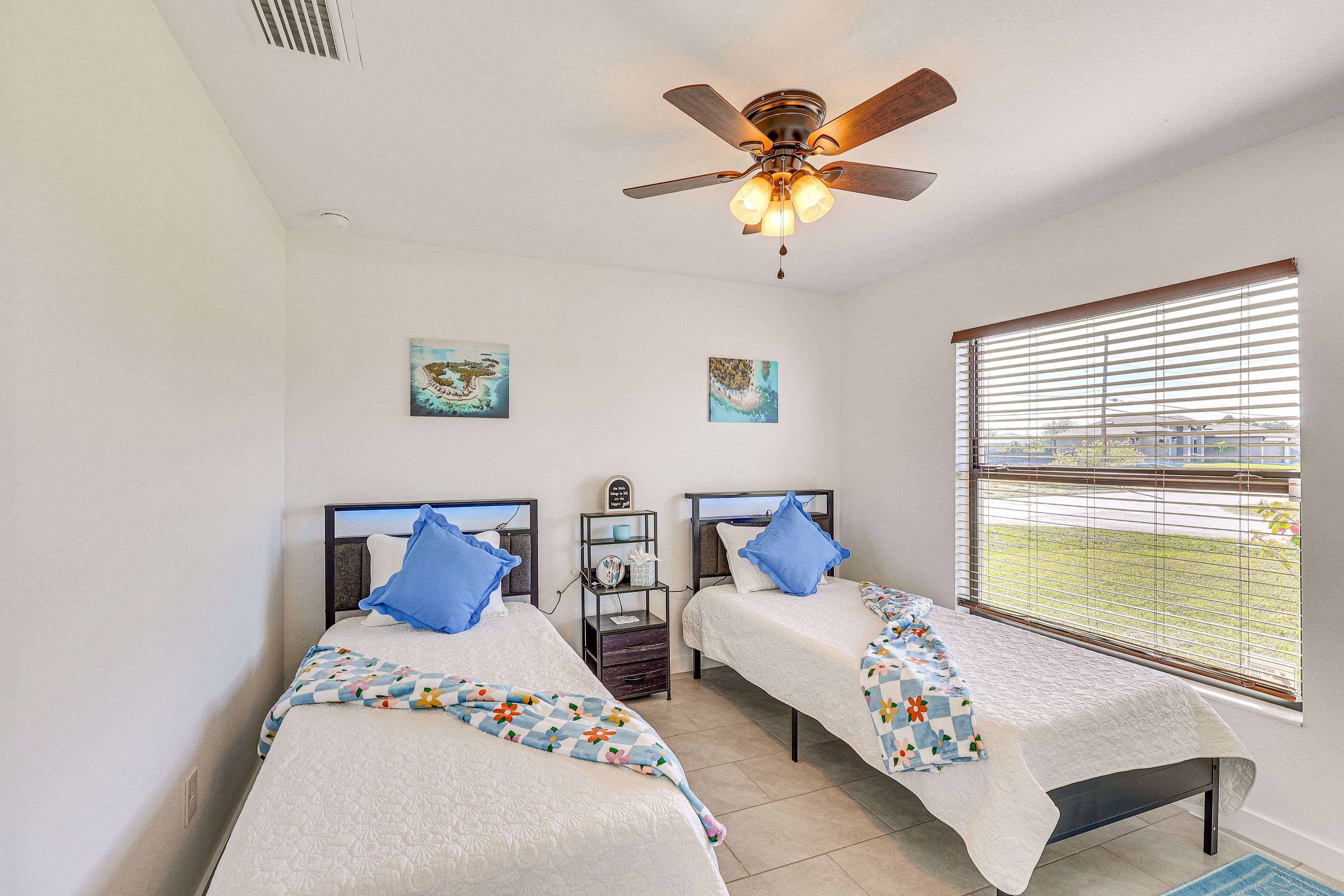 Bedroom 4 | 2 Twin Beds