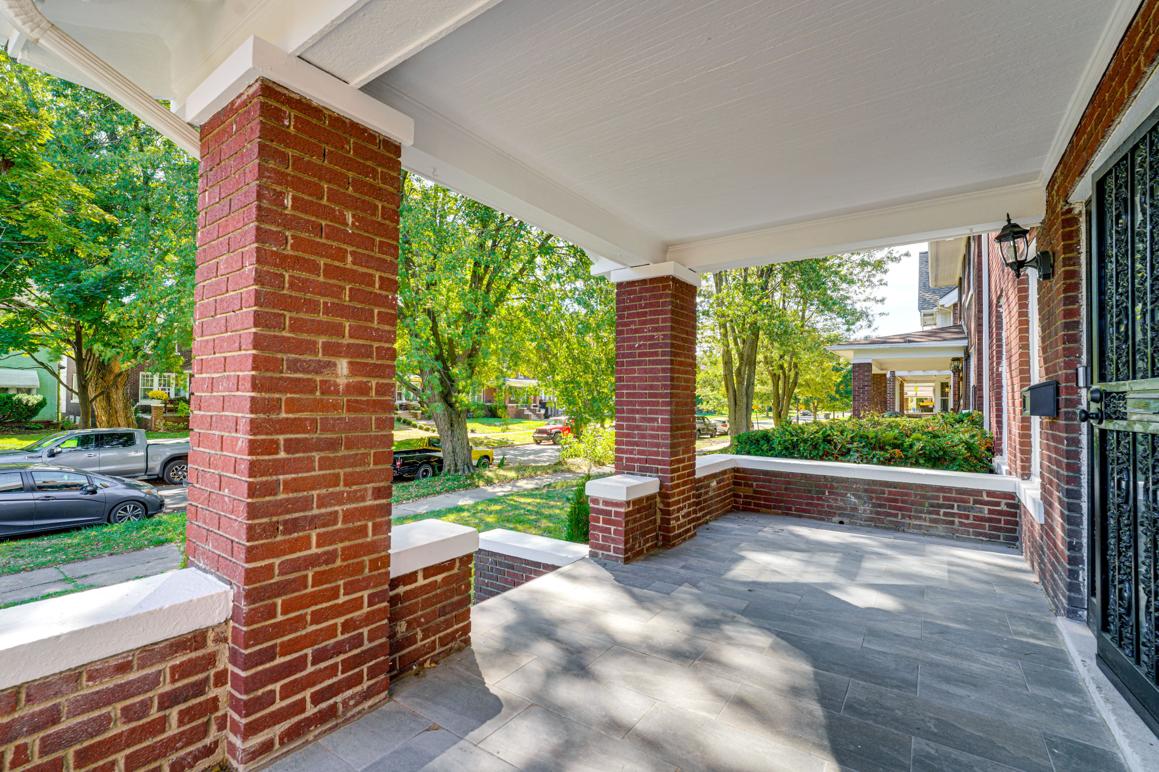 Home Exterior | Front Porch | Entry