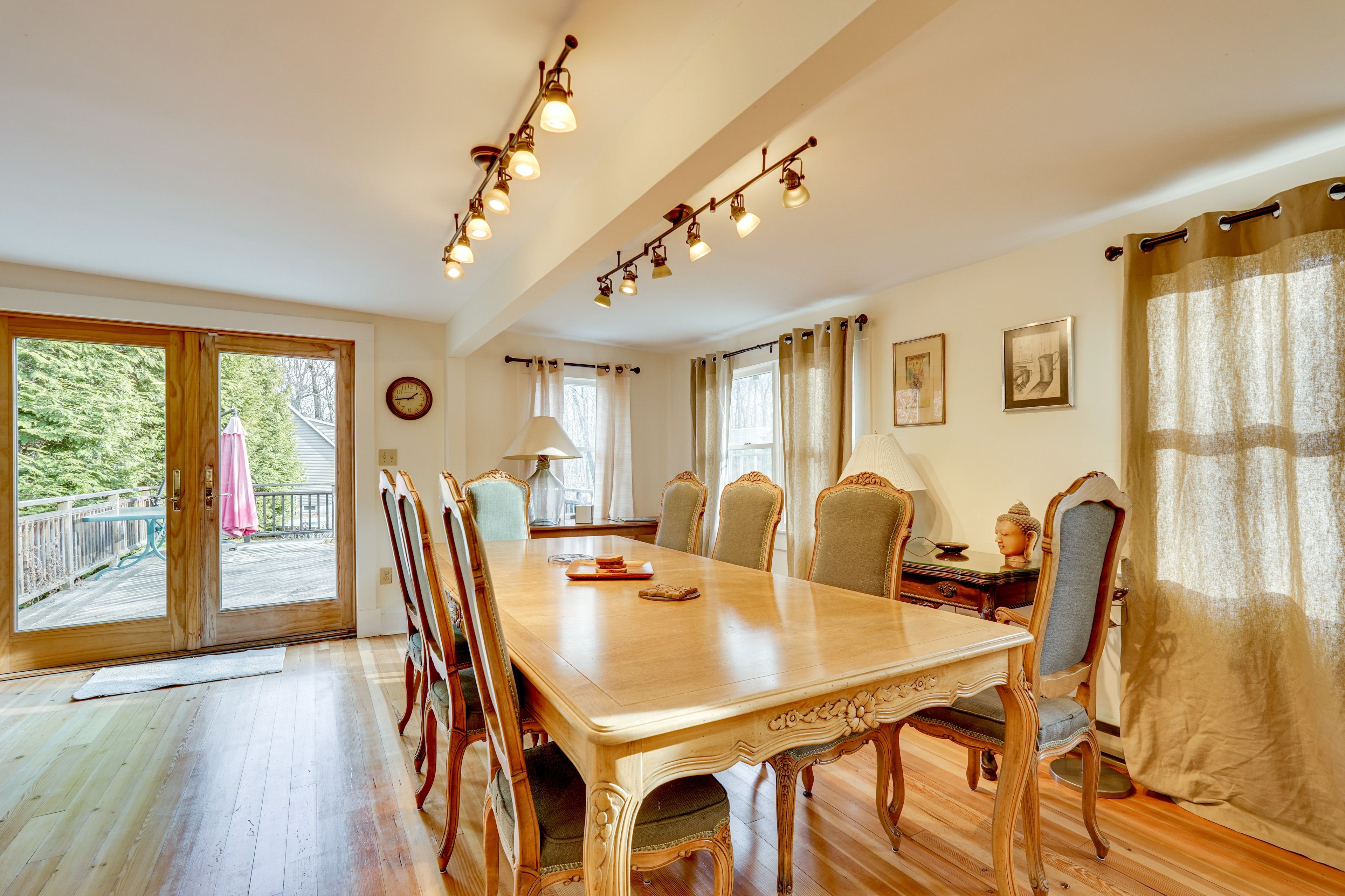 Dining Area | 1st Floor