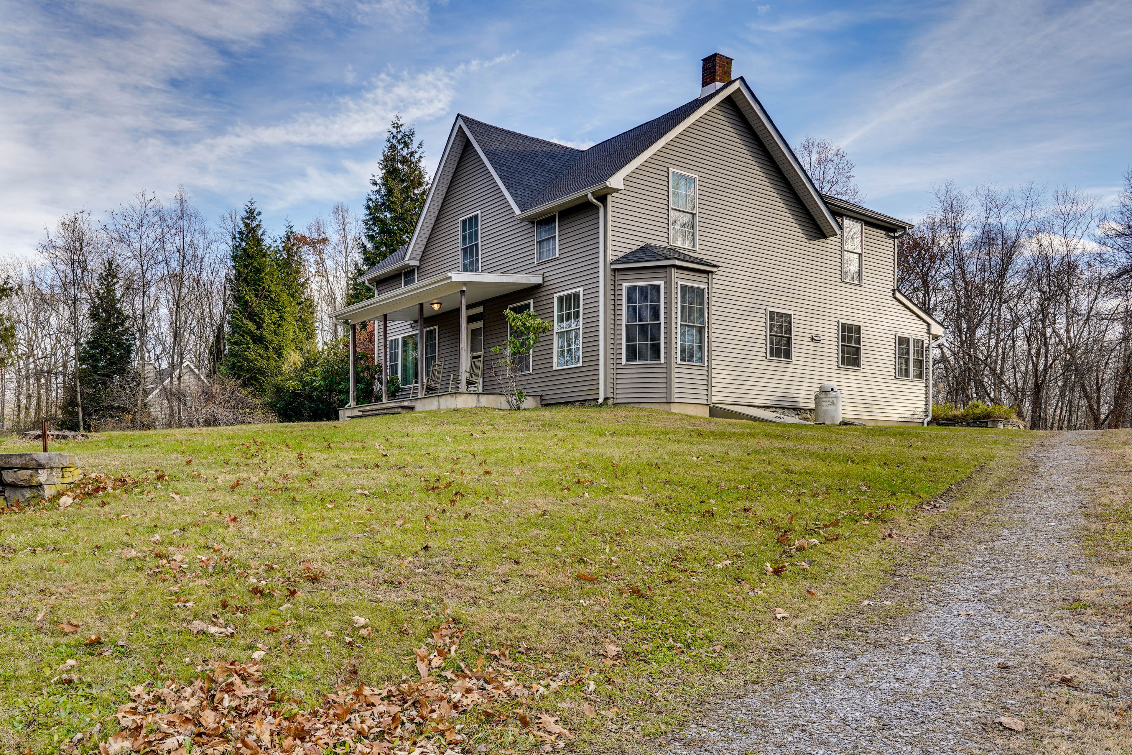 Parking | Driveway (4 Vehicles)