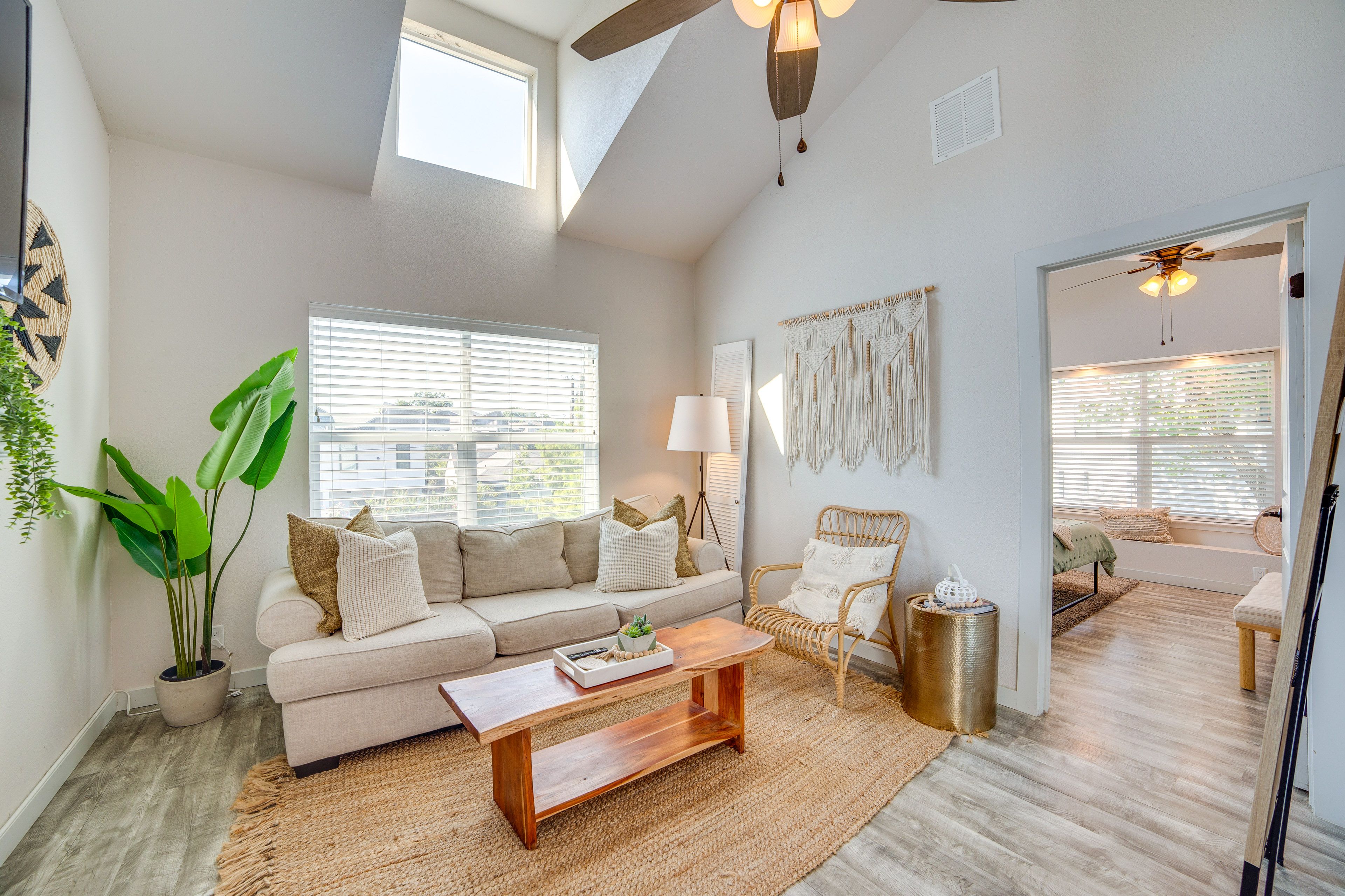 Living Room | Smart TV | Free WiFi
