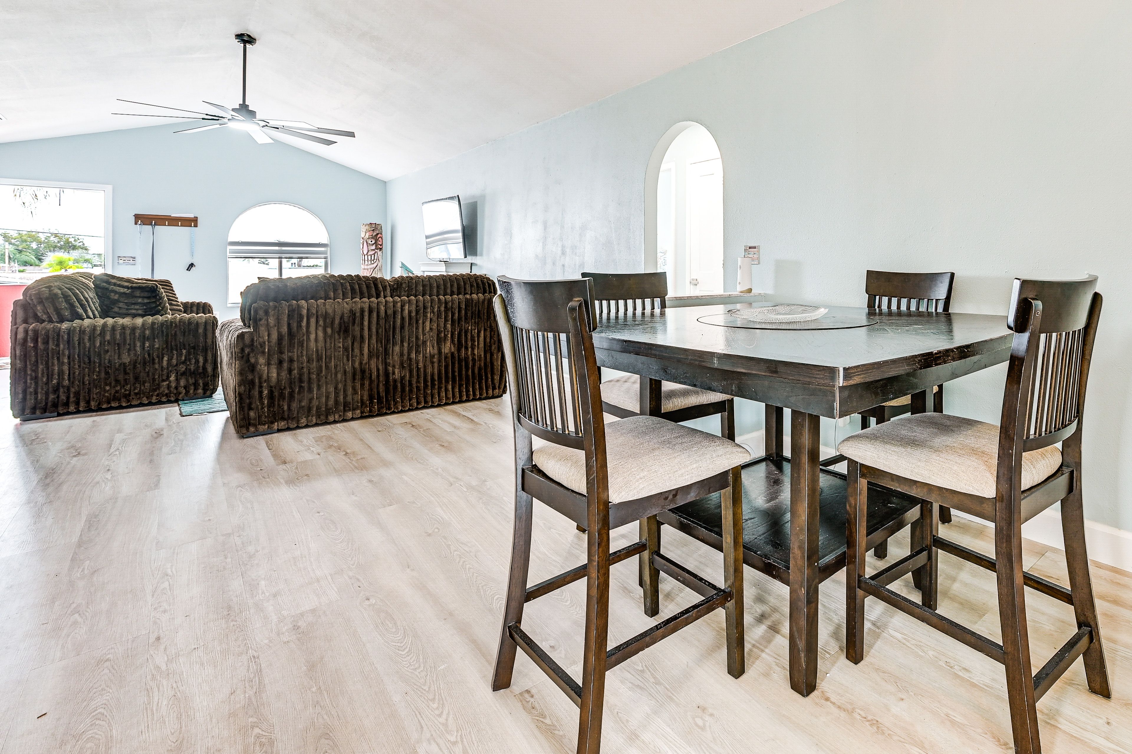 Dining Area | Dishware/Flatware