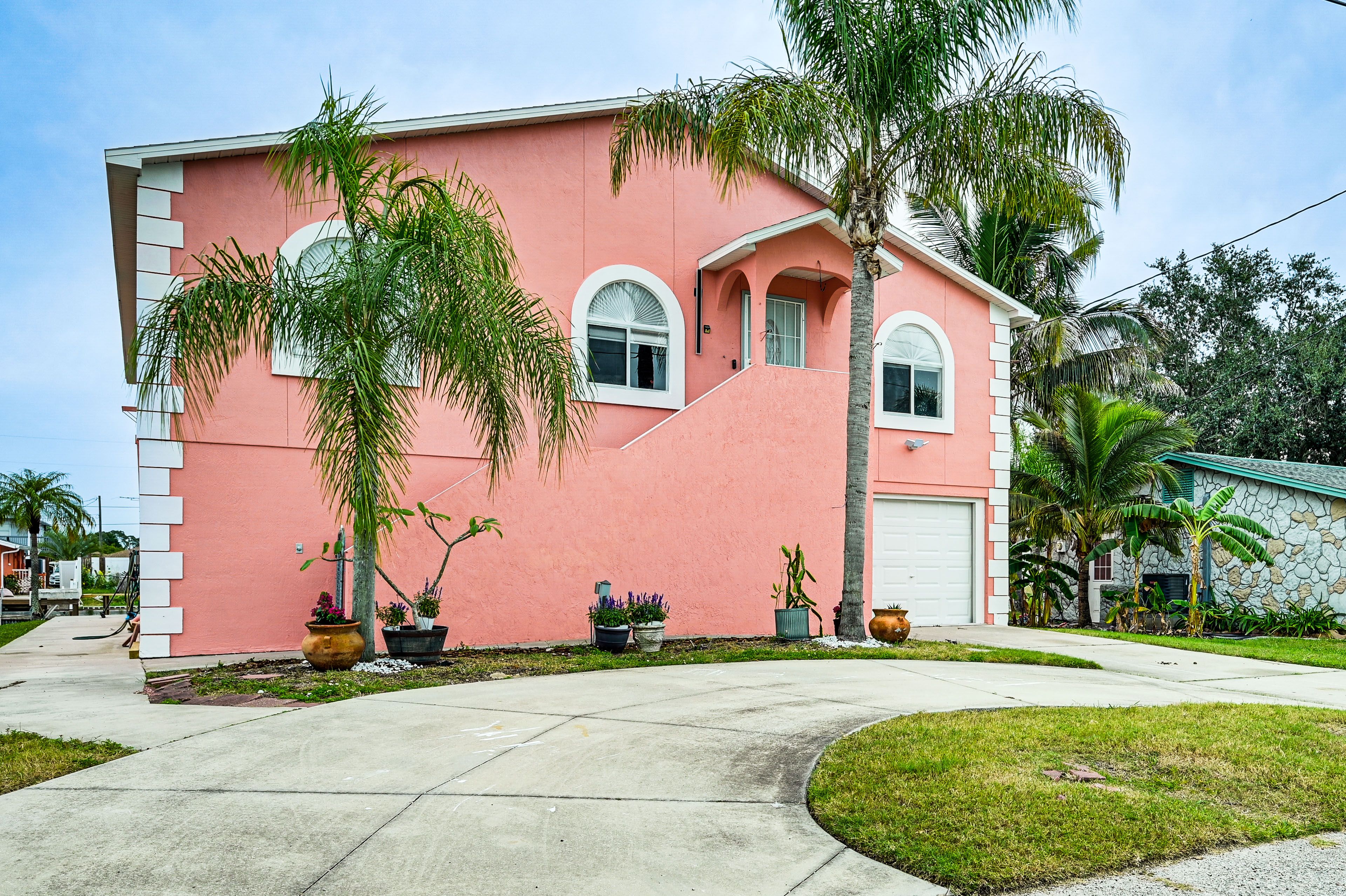 Exterior | Parking | Driveway (3 Vehicles)