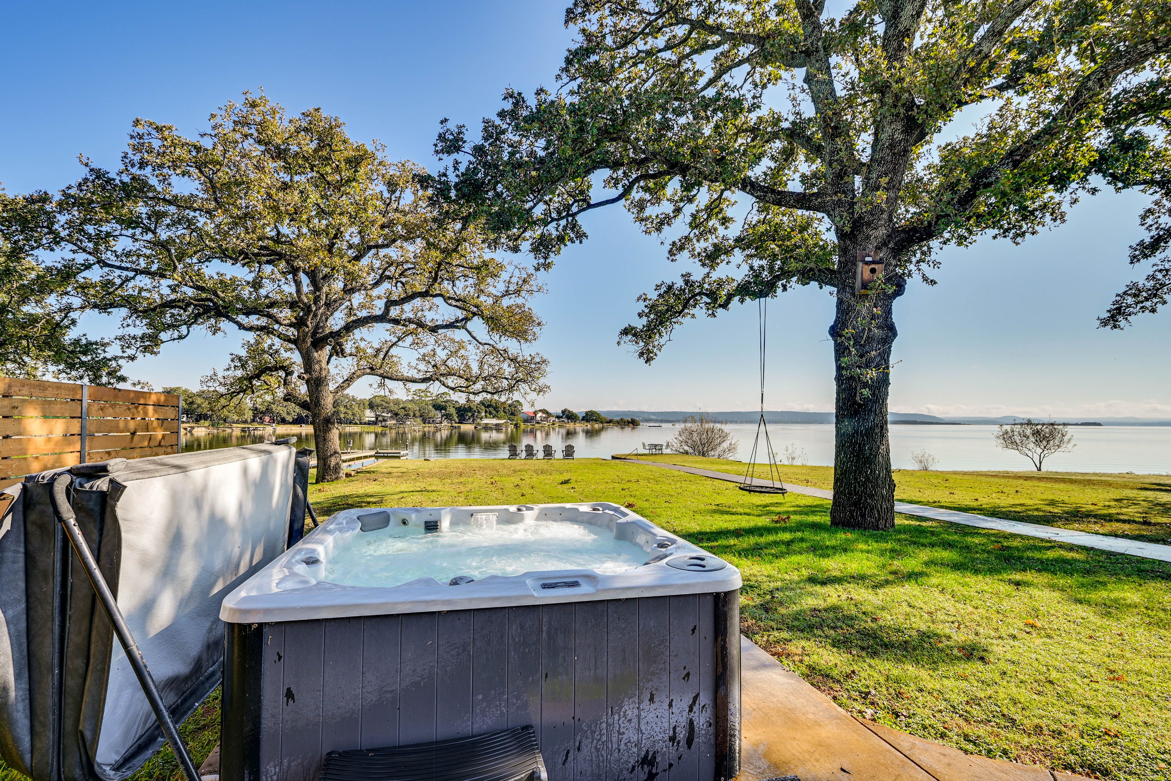 Private Hot Tub | Buchanan Lake View