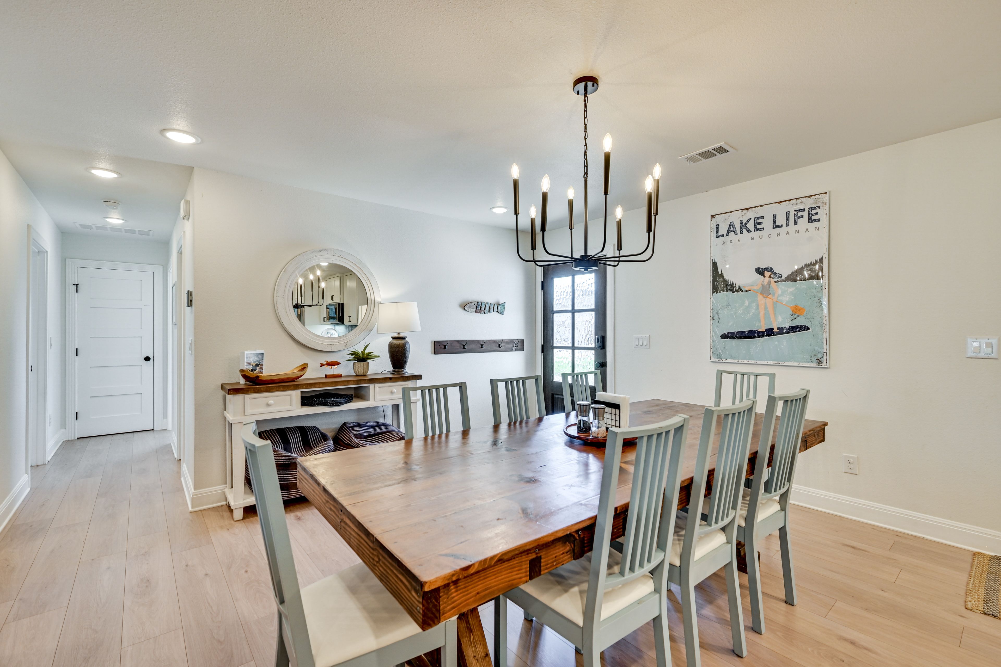 Dining Area | Dishware/Flatware Provided | 1st Floor