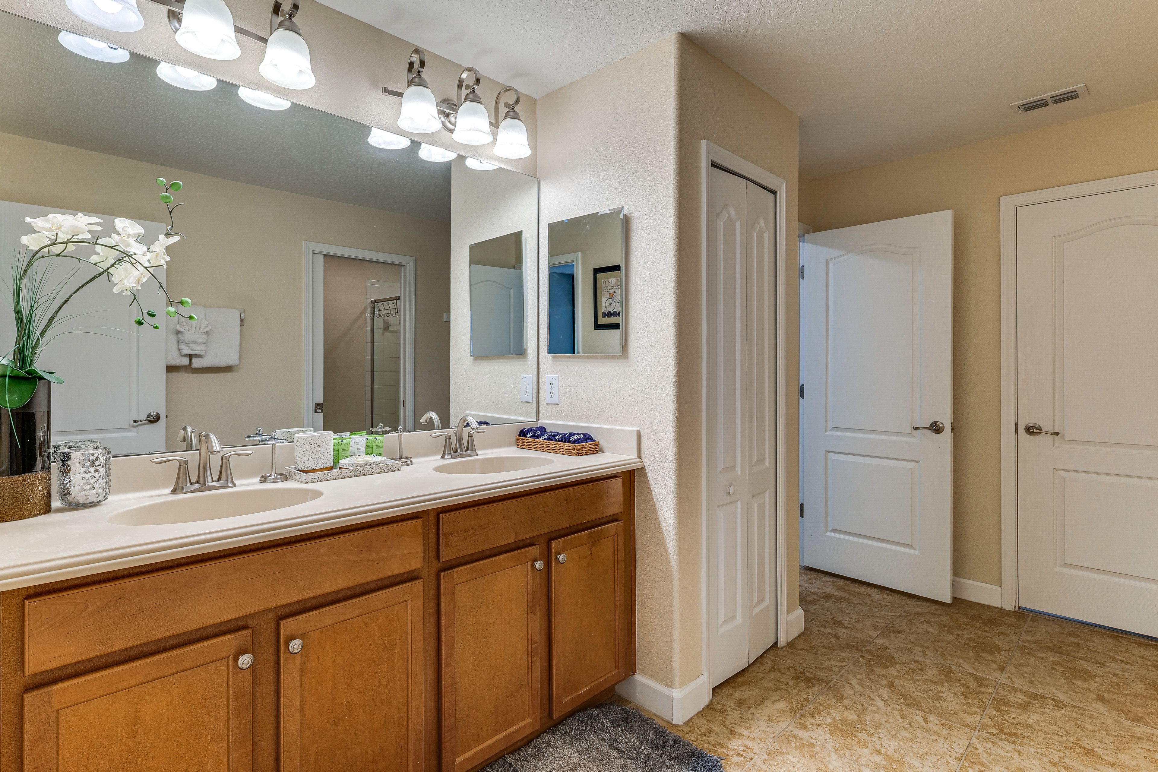 Full Bath | 2nd Floor