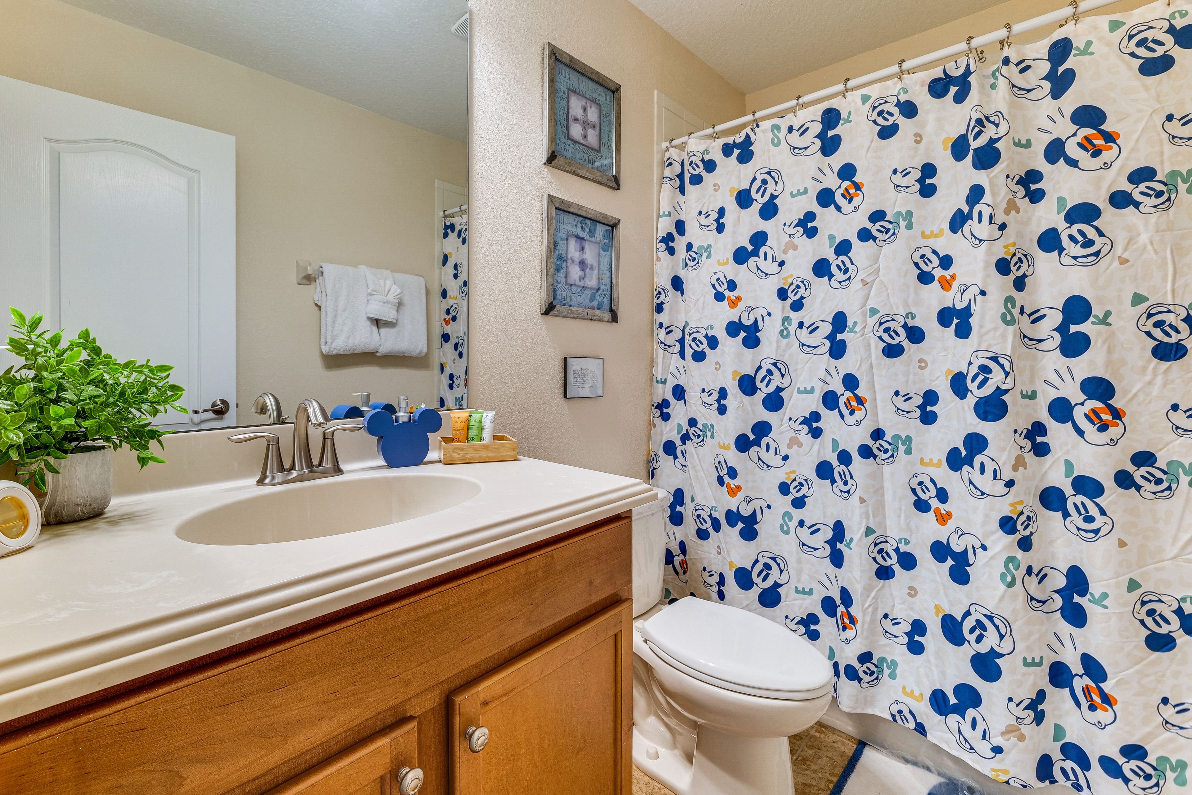 Full Bath | 2nd Floor