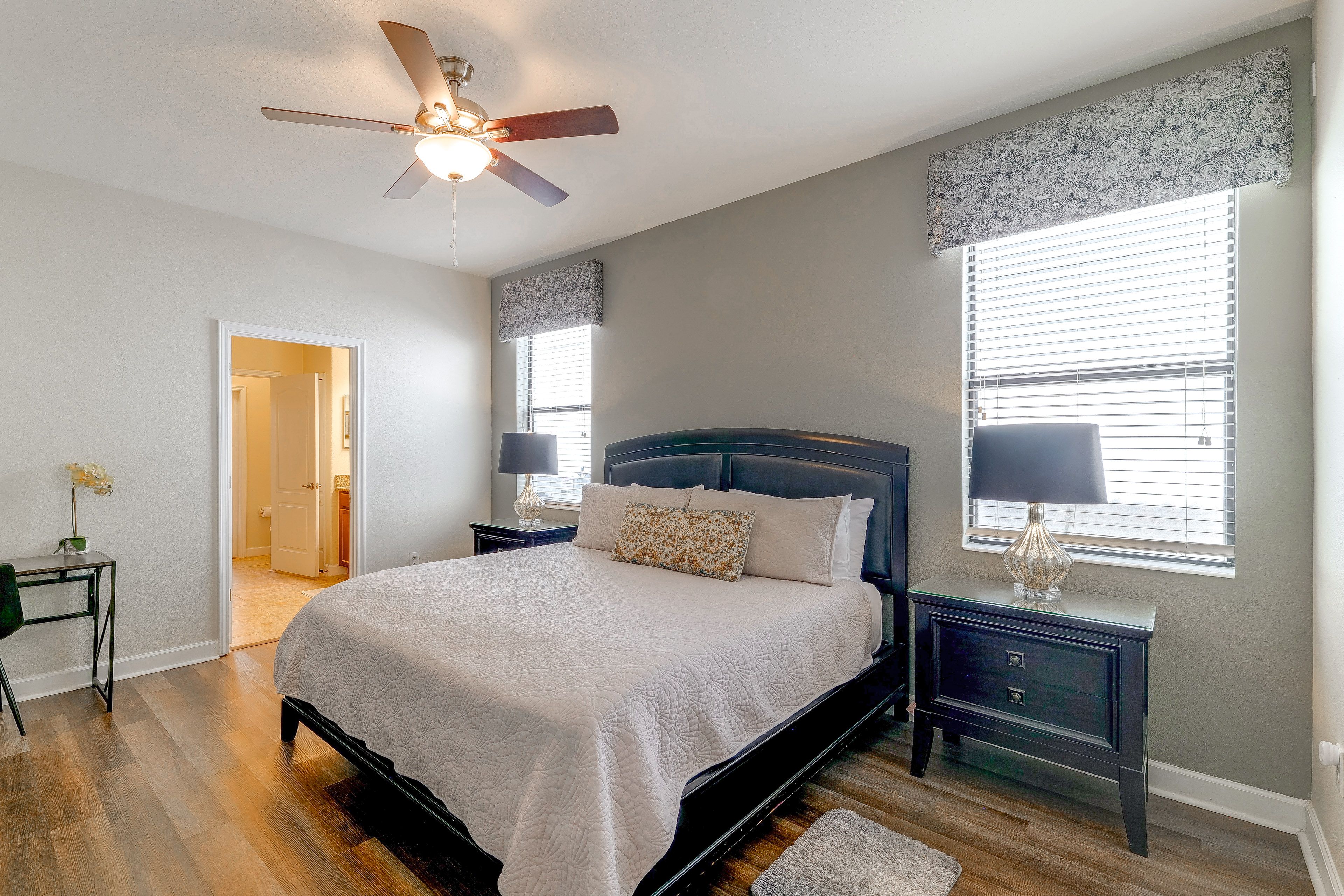 Bedroom 2 | King Bed | 1st Floor
