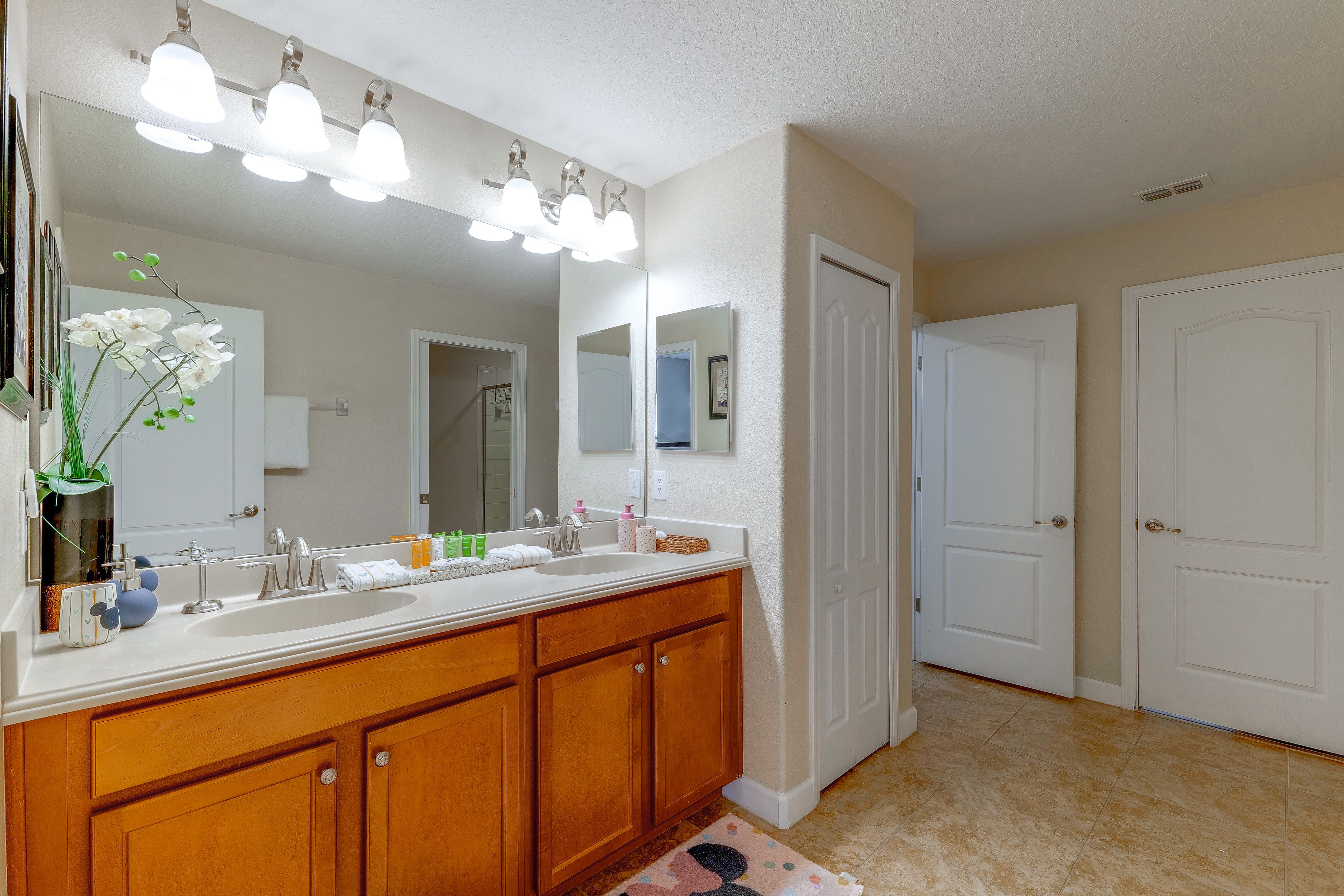 Full Bath | 2nd Floor