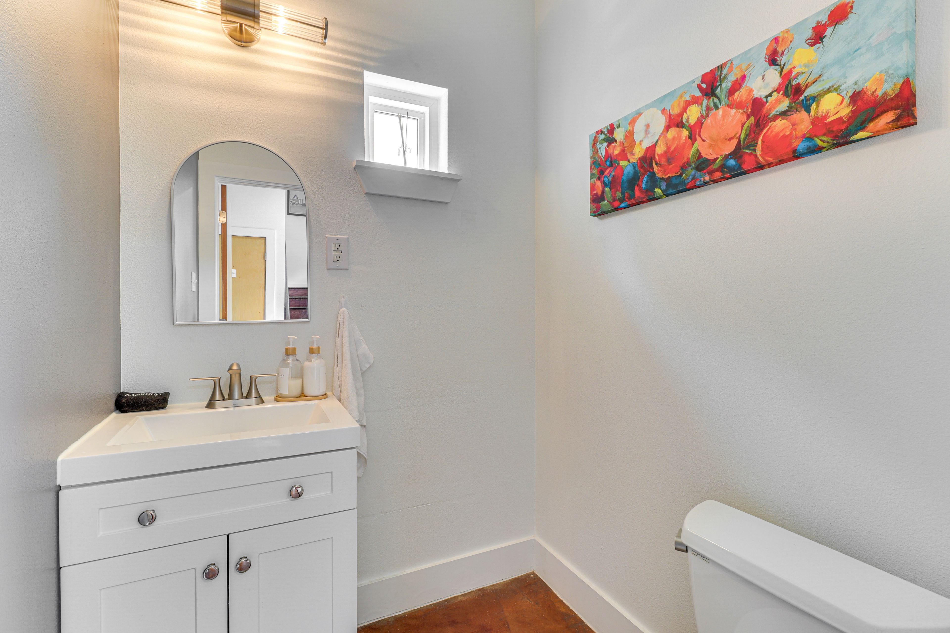 Half Bathroom | 1st Floor