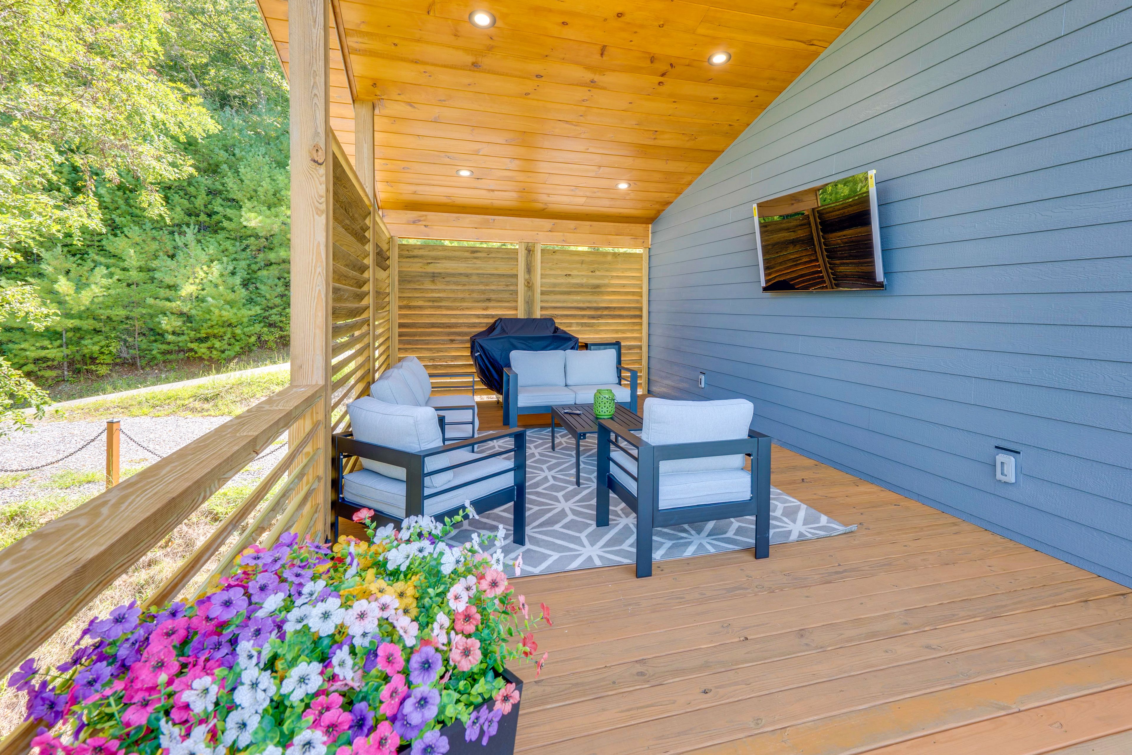 Upper Deck | Gas Grill