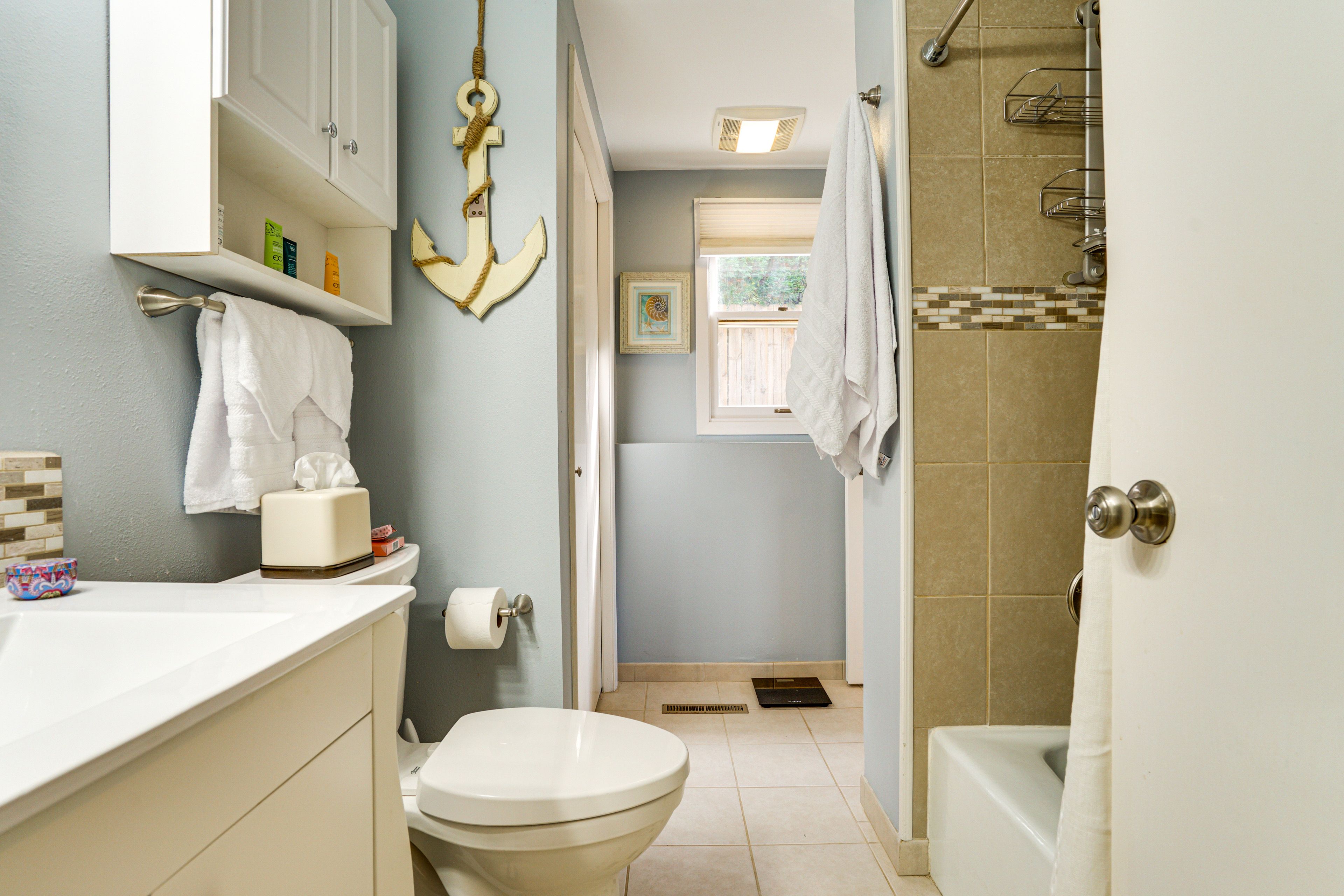 Full Bathroom