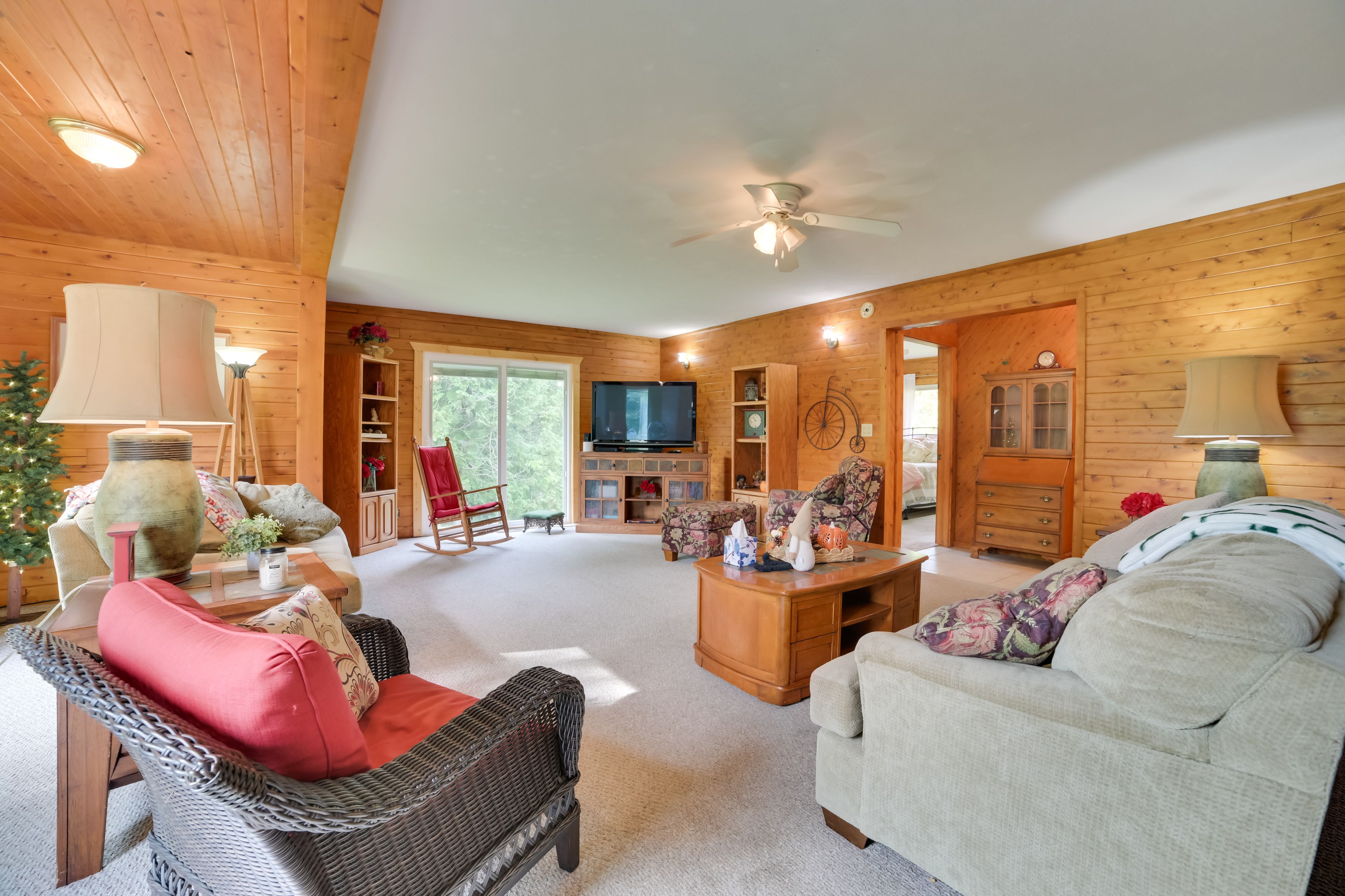 Living Room | Smart TV | Free WiFi | 1st Floor