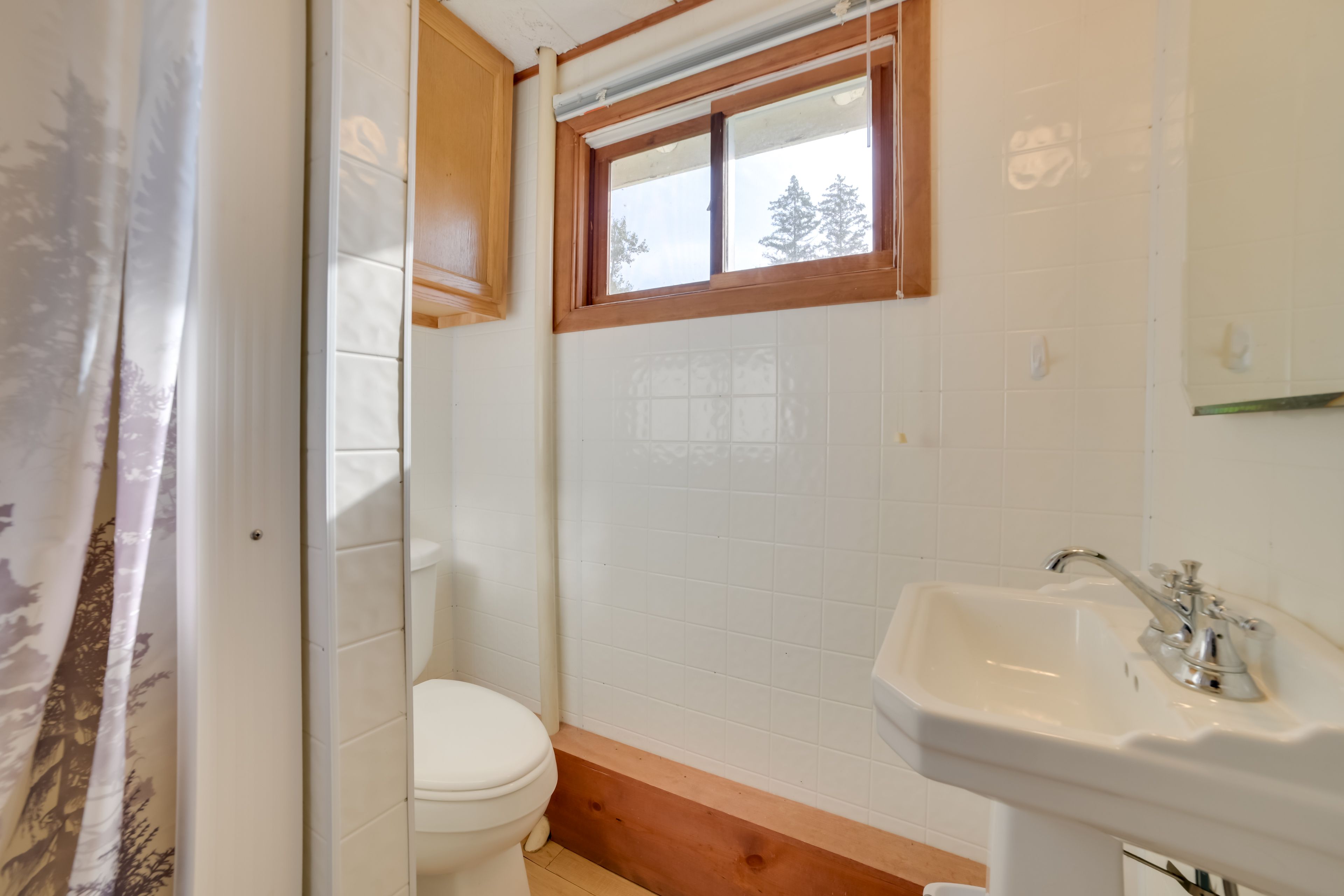 Full Bath | Towels | Hair Dryer