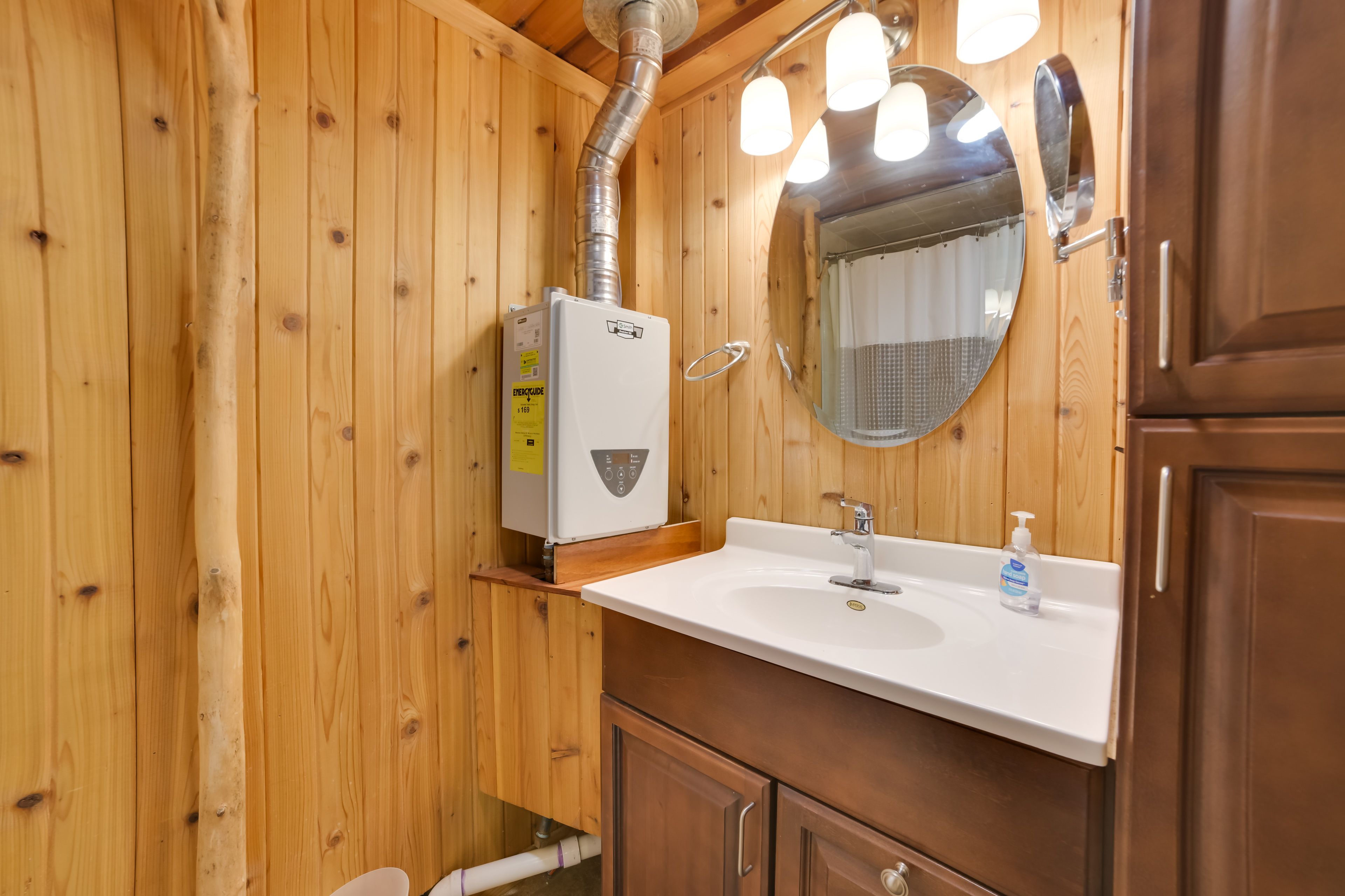 Full Bath | Towels | Hair Dryer