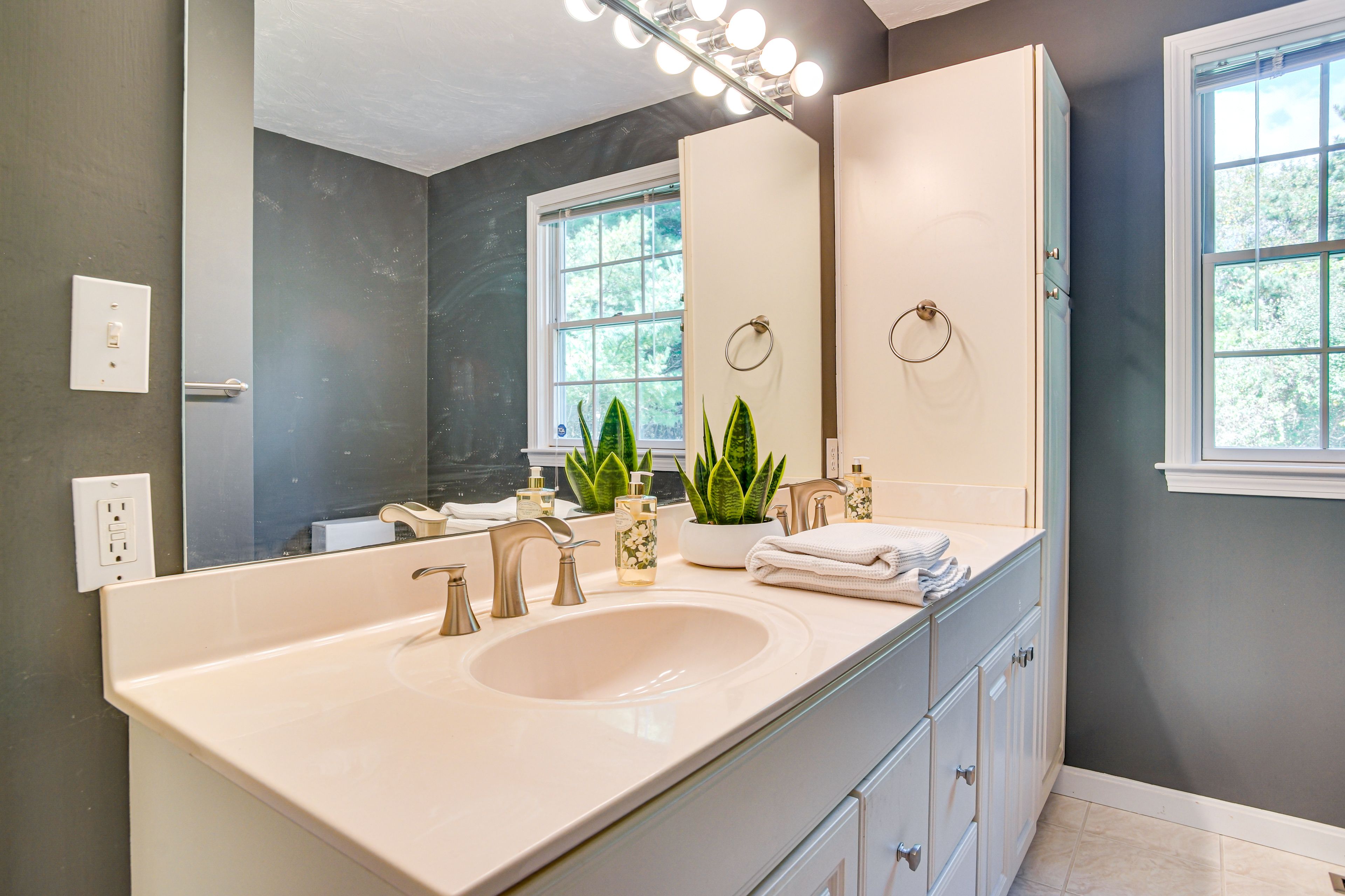 En-Suite Bathroom | Main Level