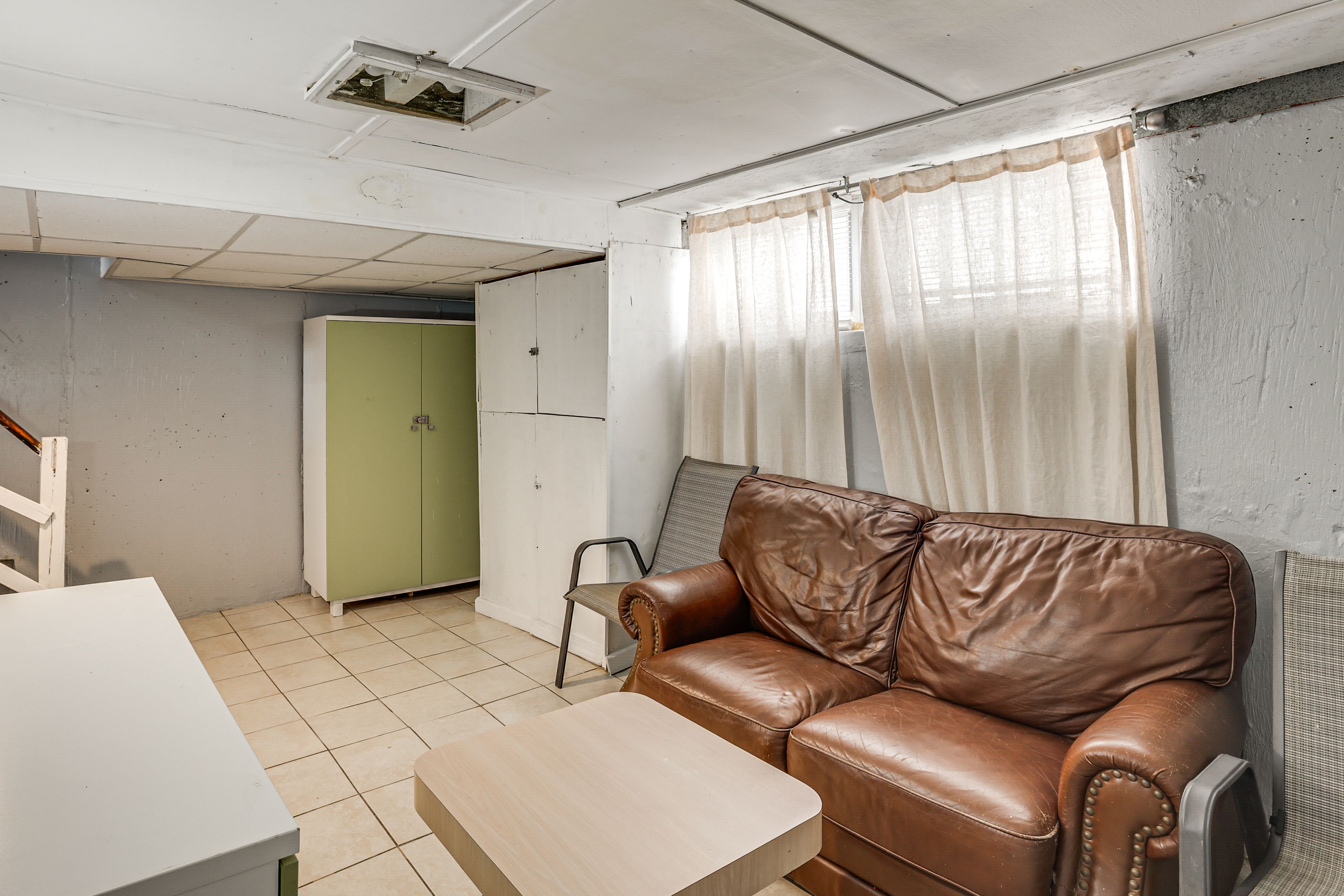 Sitting Area | Lower Level