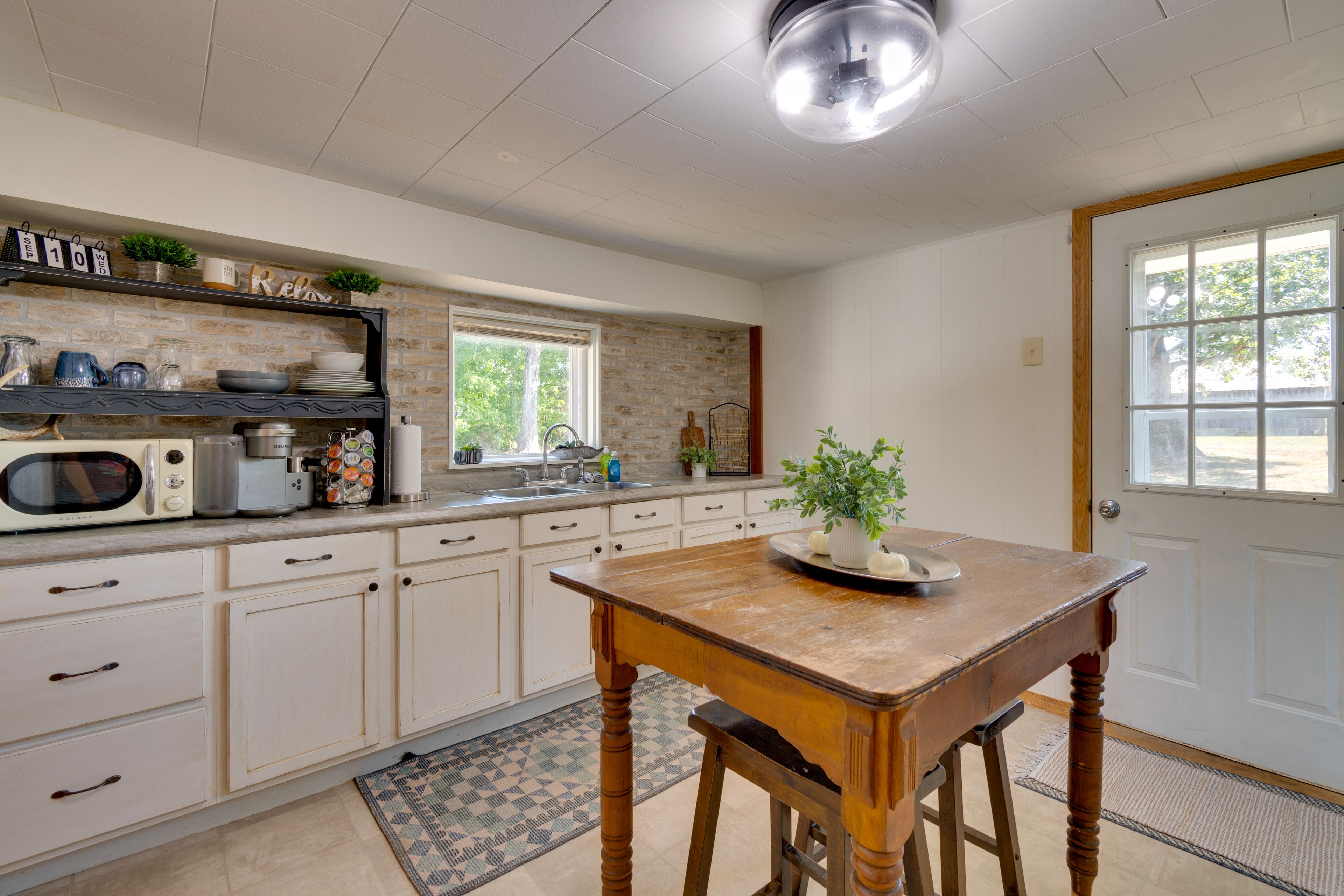 Kitchen | Keurig Coffee Maker | Cooking Basics | Dining Table