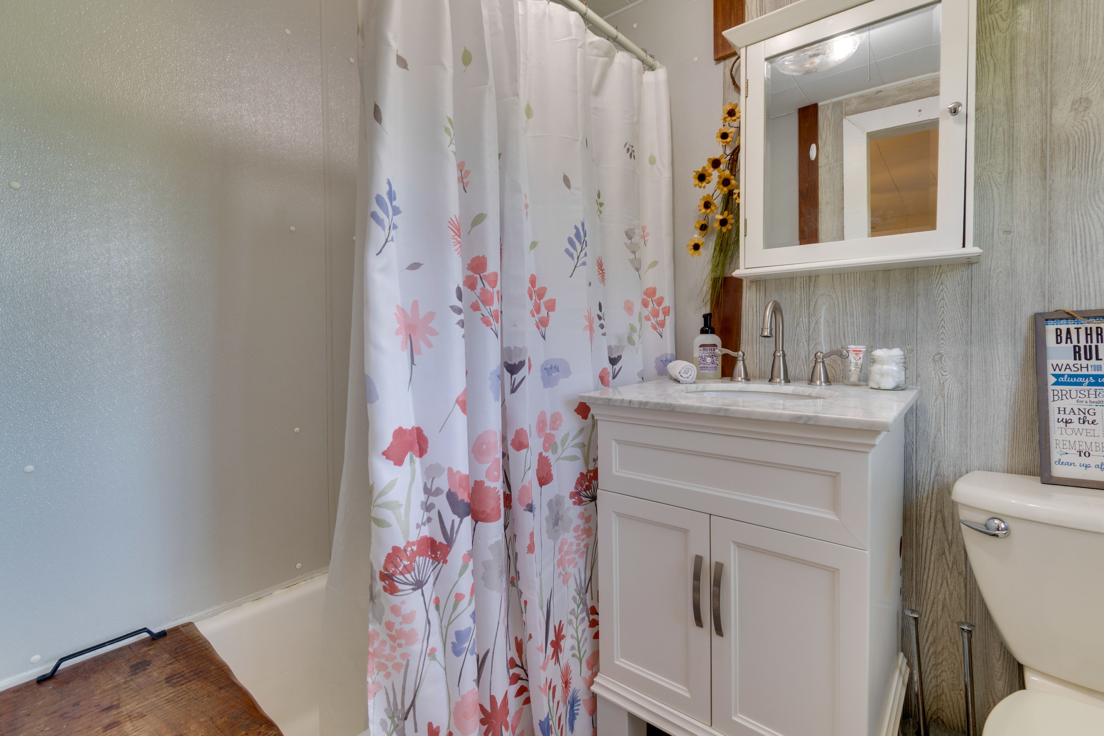 En-Suite Bathroom | Towels Provided
