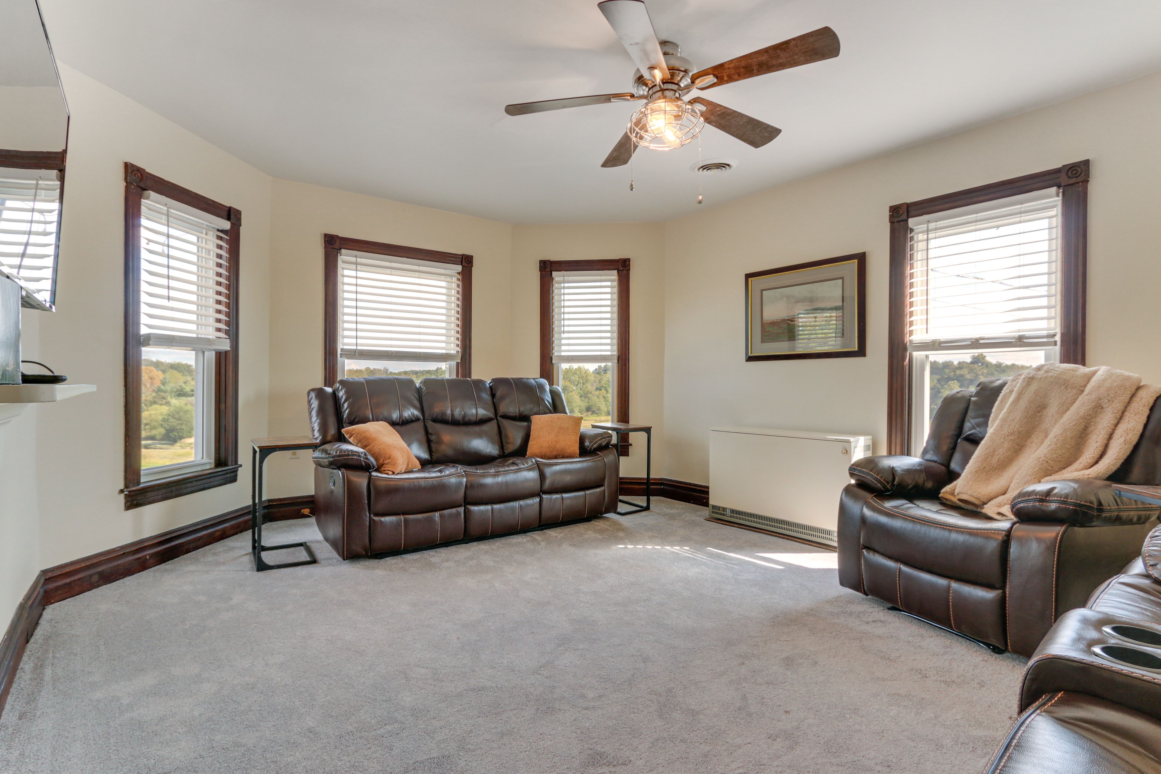 Living Room | Smart TV | Free WiFi | 2-Story Unit