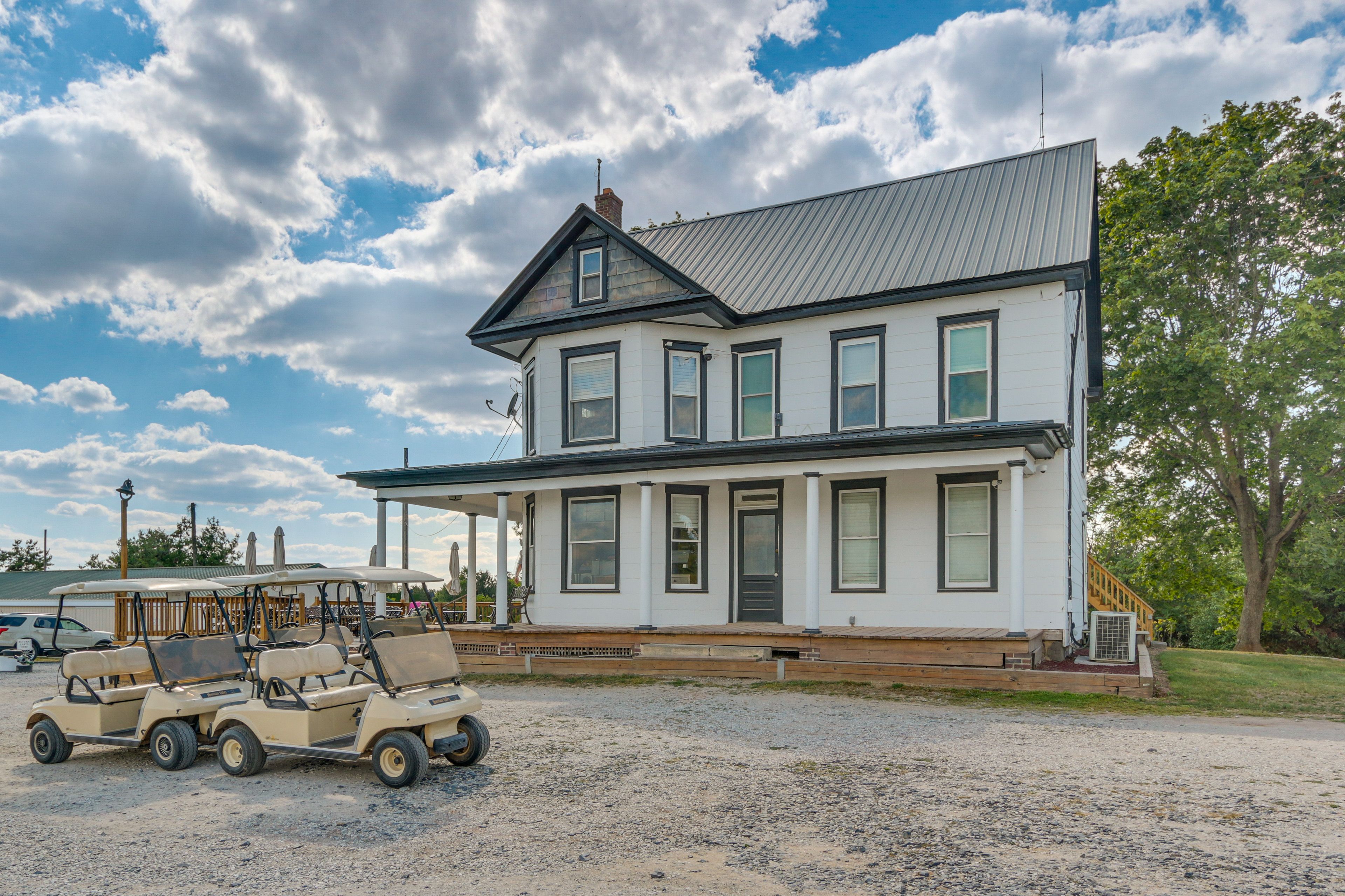 Property Exterior | Golf Course Clubhouse