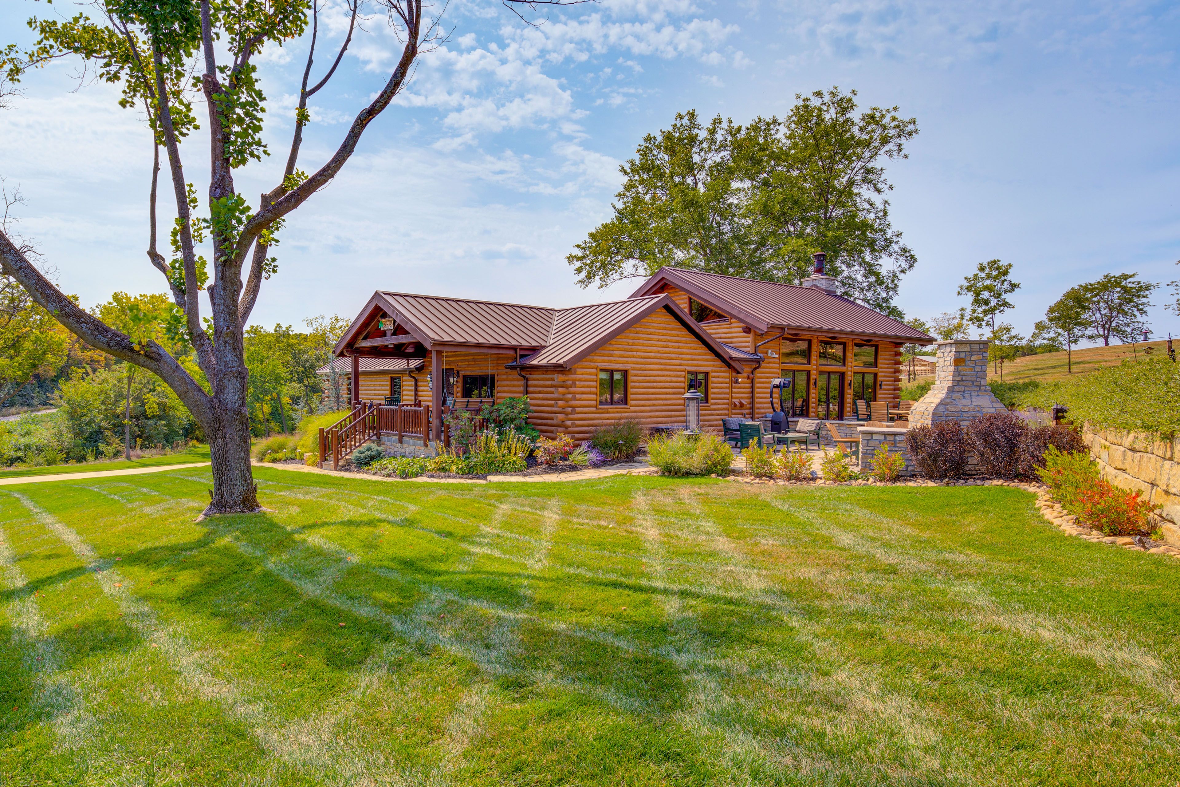 Exterior | Located Across From Shamrock Hills Vineyard