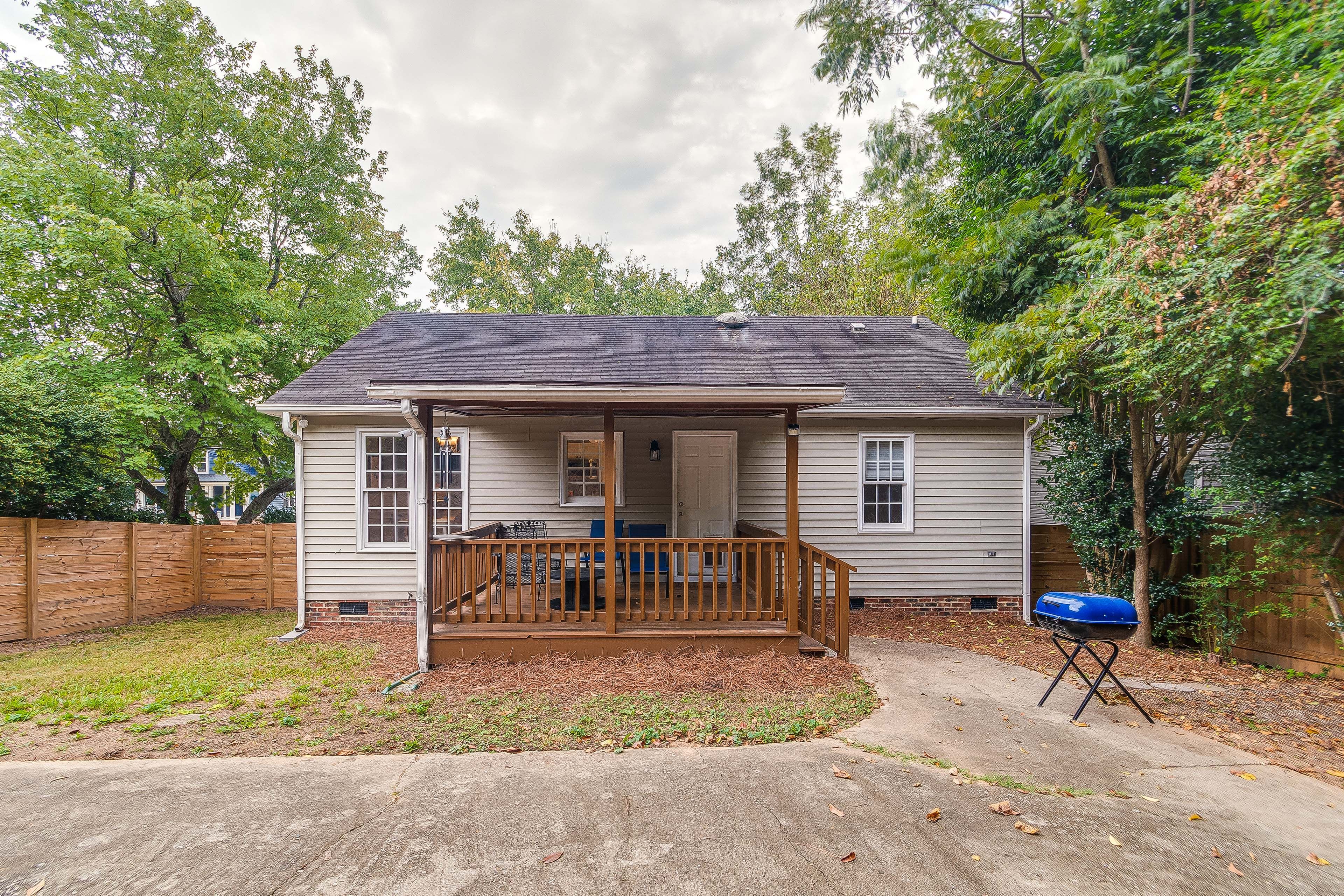 Covered Deck | Charcoal Grill | Fenced Backyard