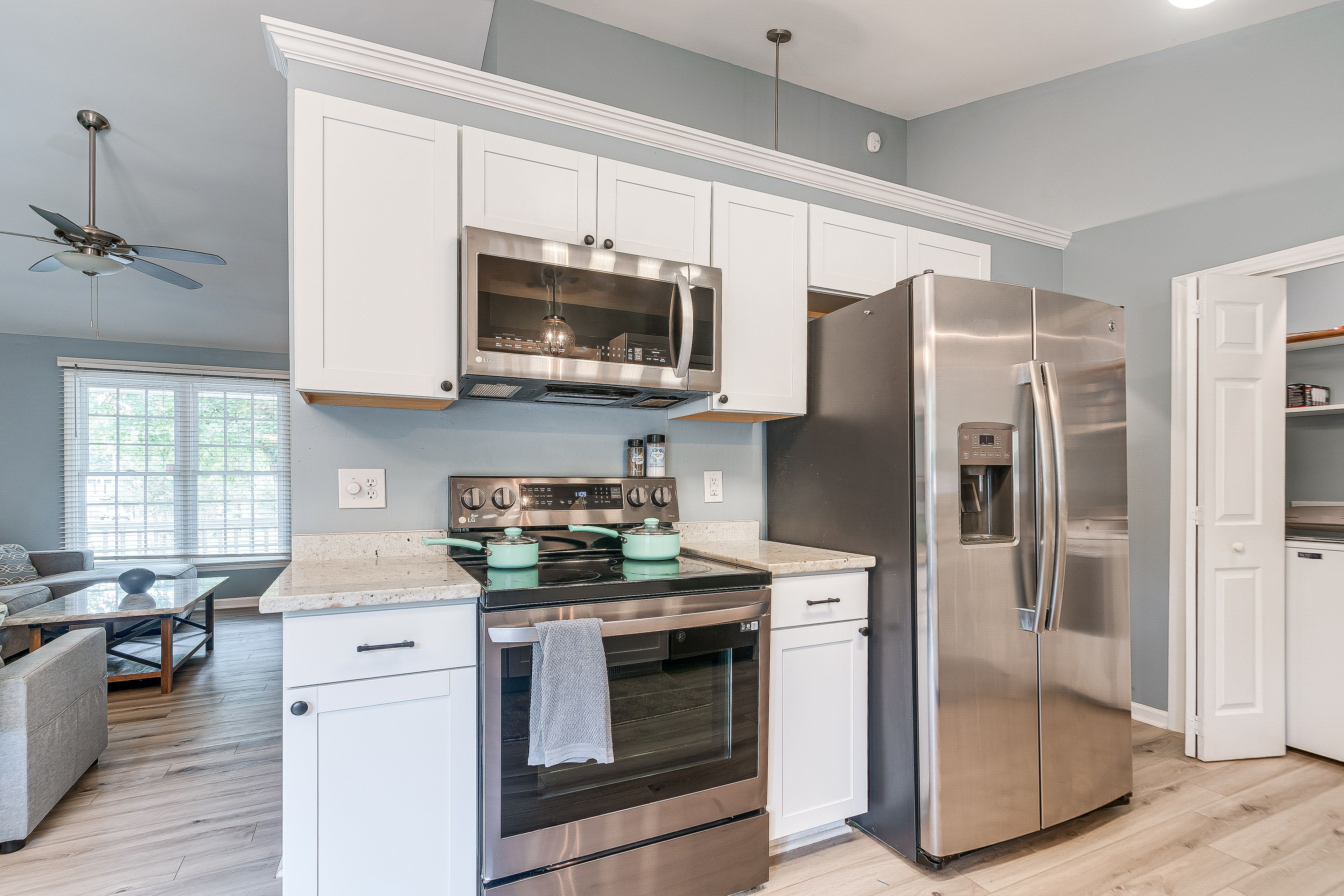 Kitchen | Dishwasher | Laundry Area