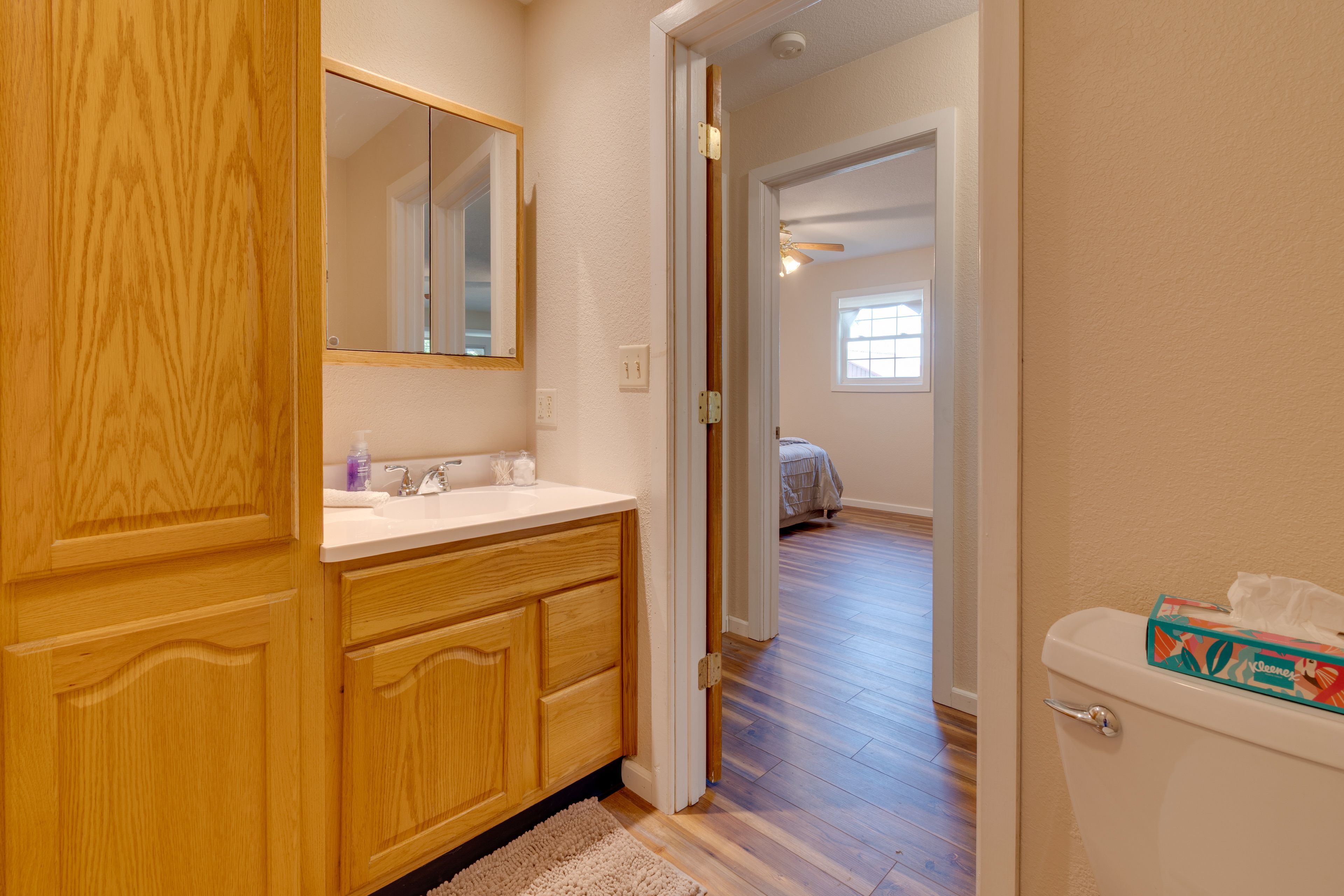 Full Bathroom | Towels & Linens Provided