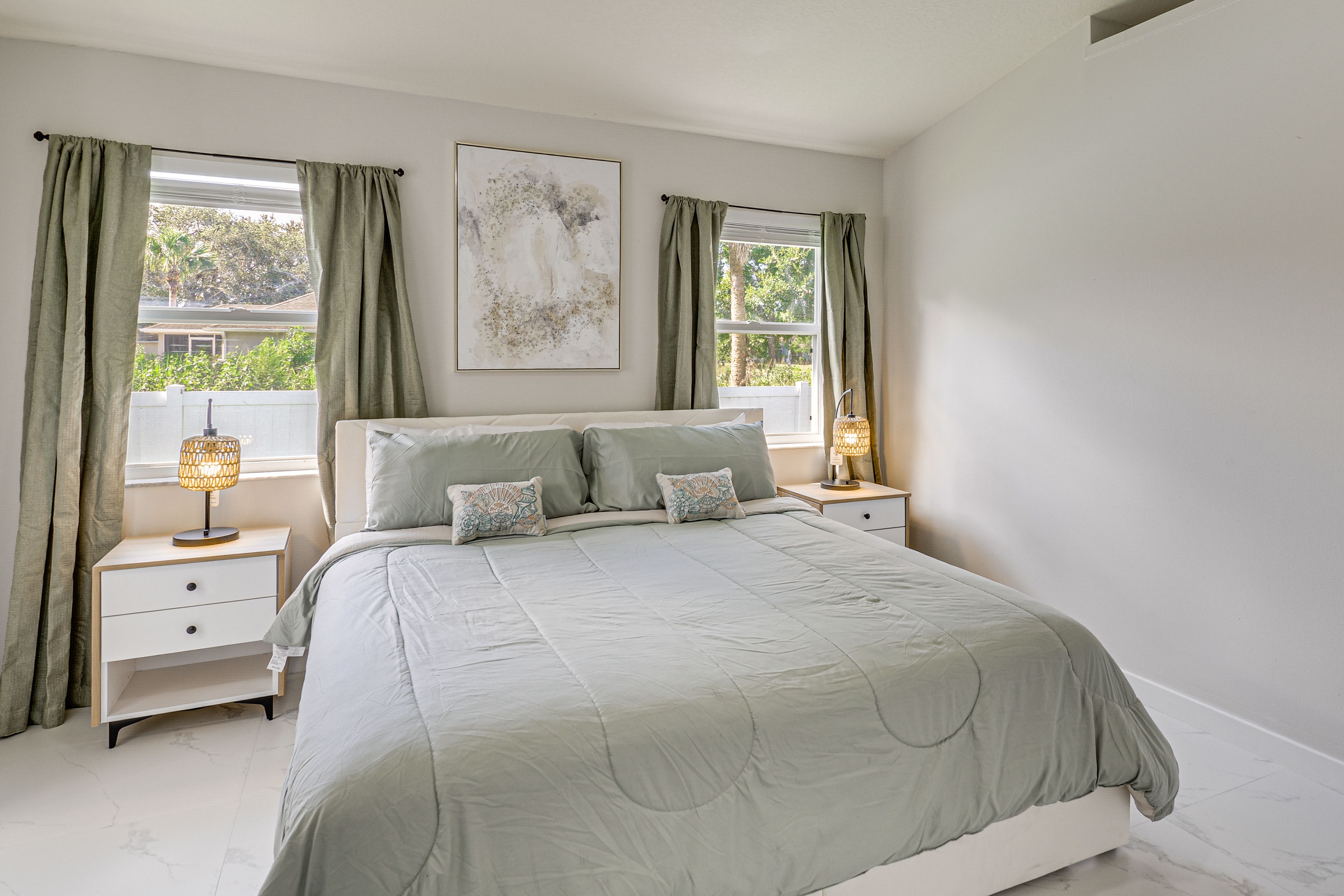 Bedroom 1 | King Bed | Linens Provided
