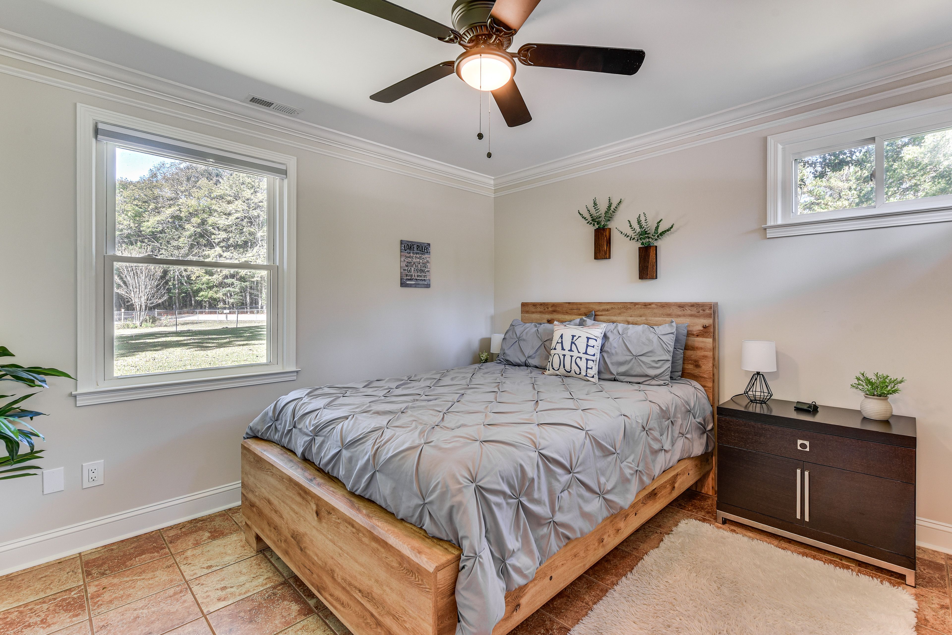 Bedroom 2 | Queen Bed