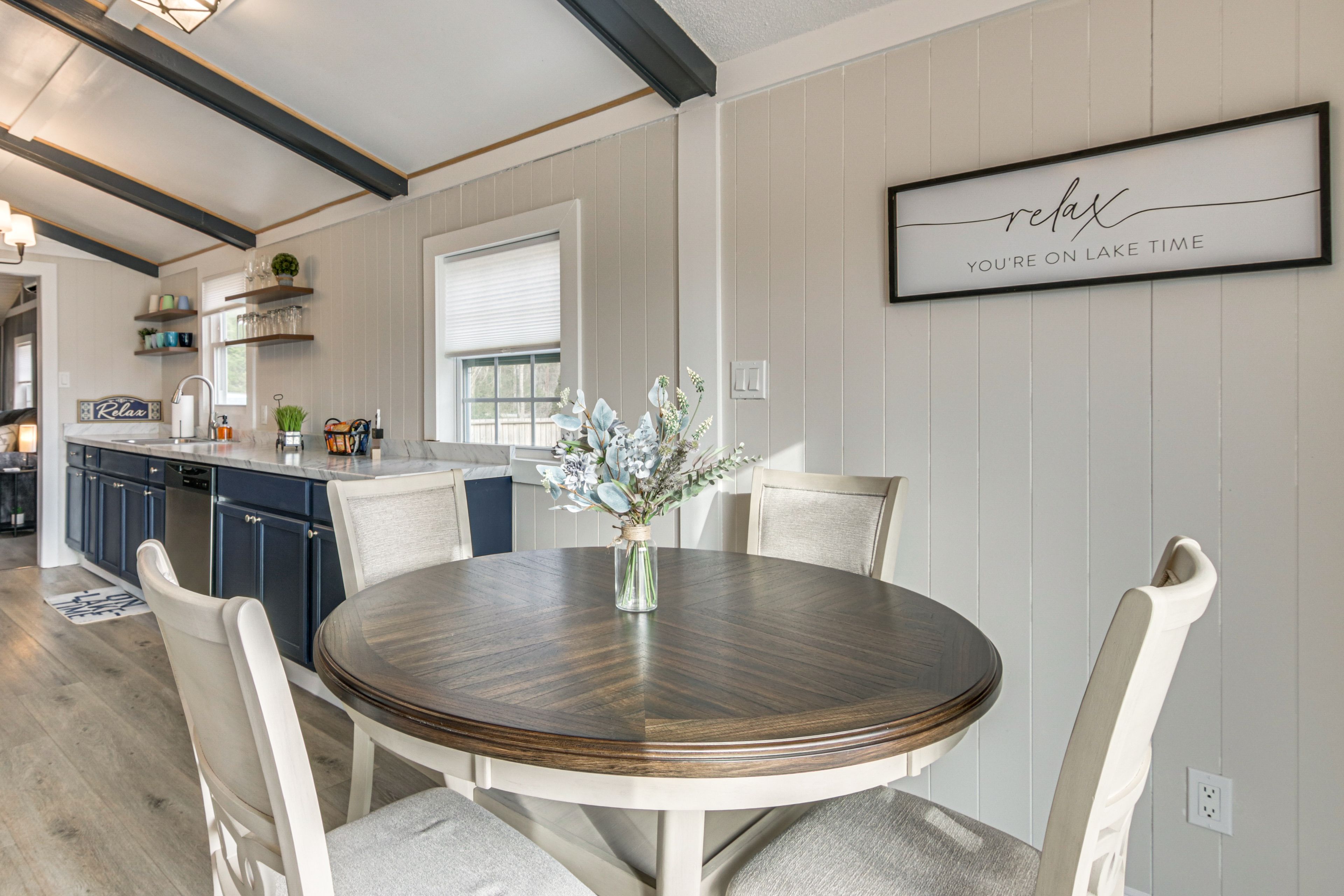 Kitchen & Dining Area