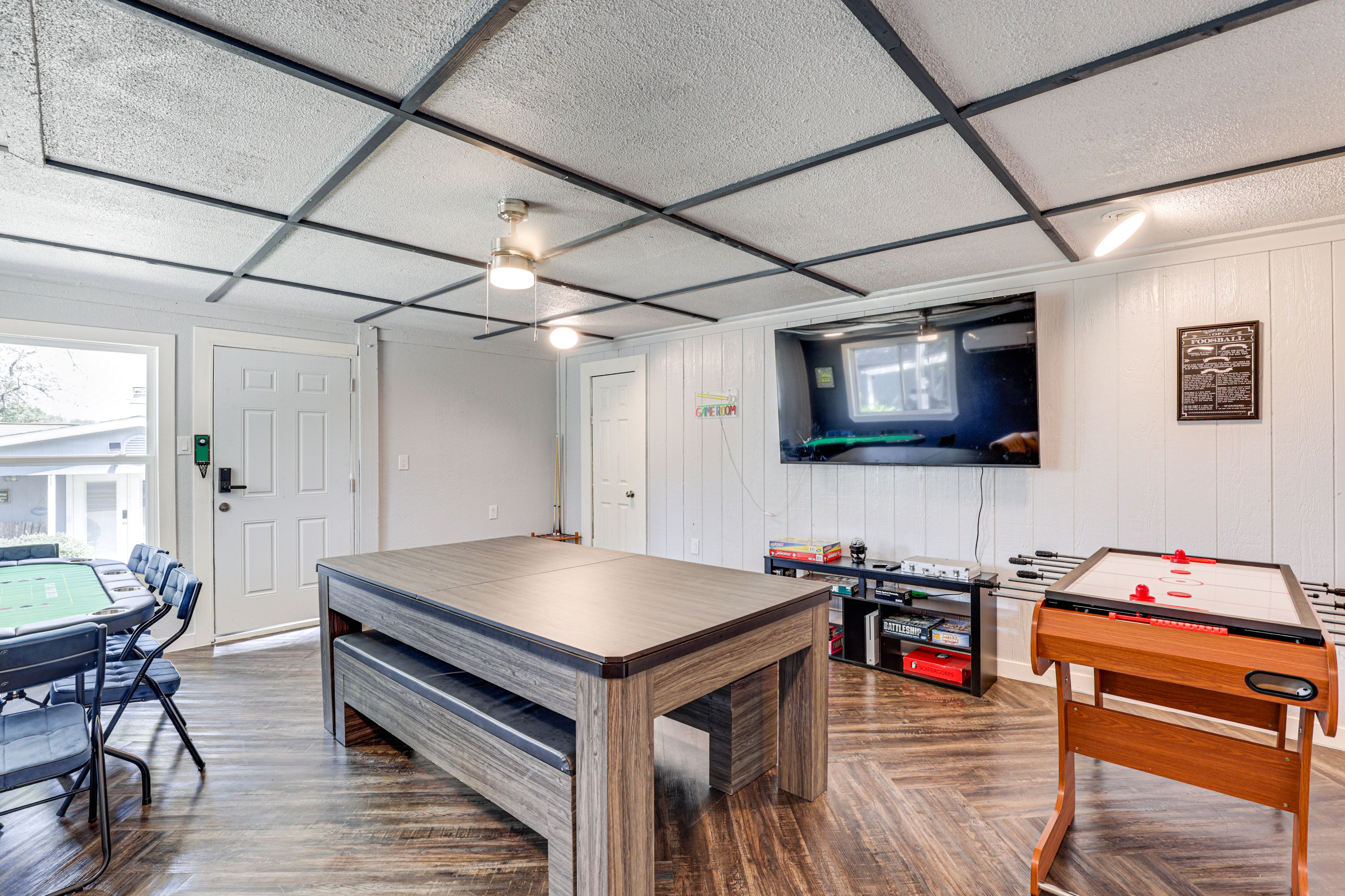 Game Room | Air Hockey, Ping-Pong & Poker Tables | Board Games