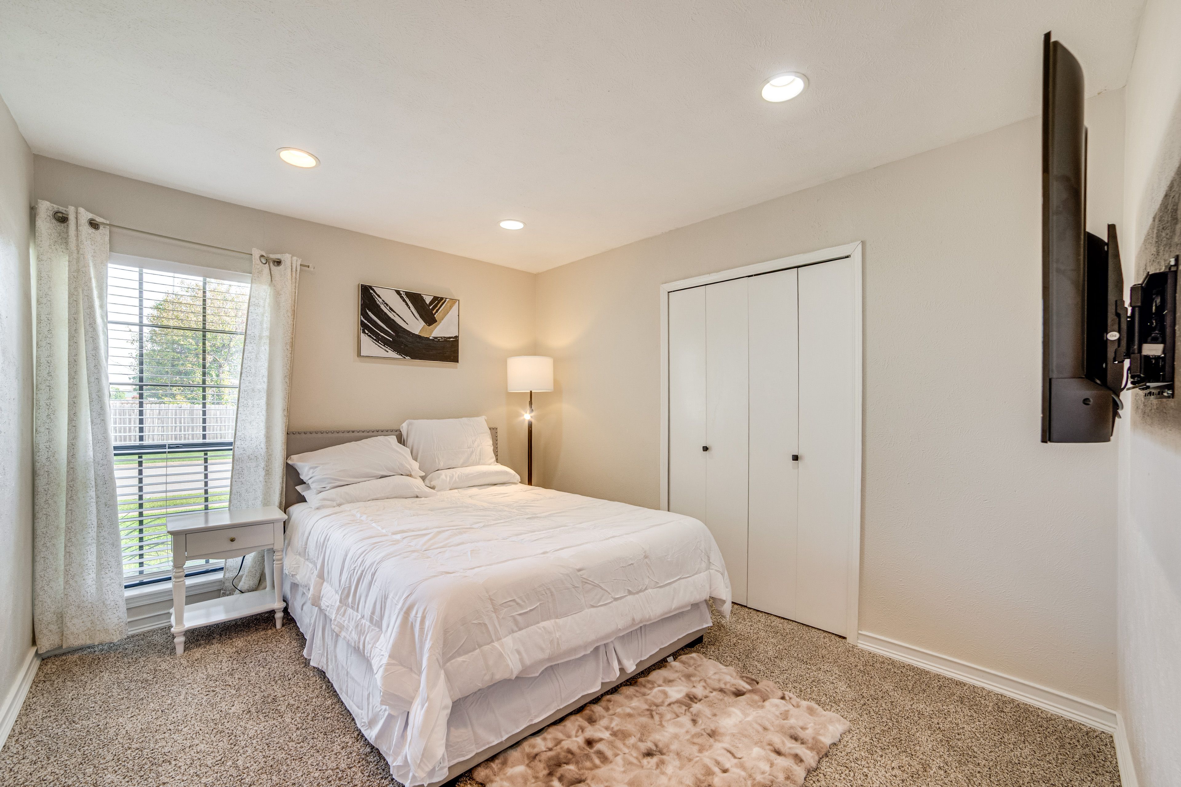 Bedroom 3 | Queen Bed