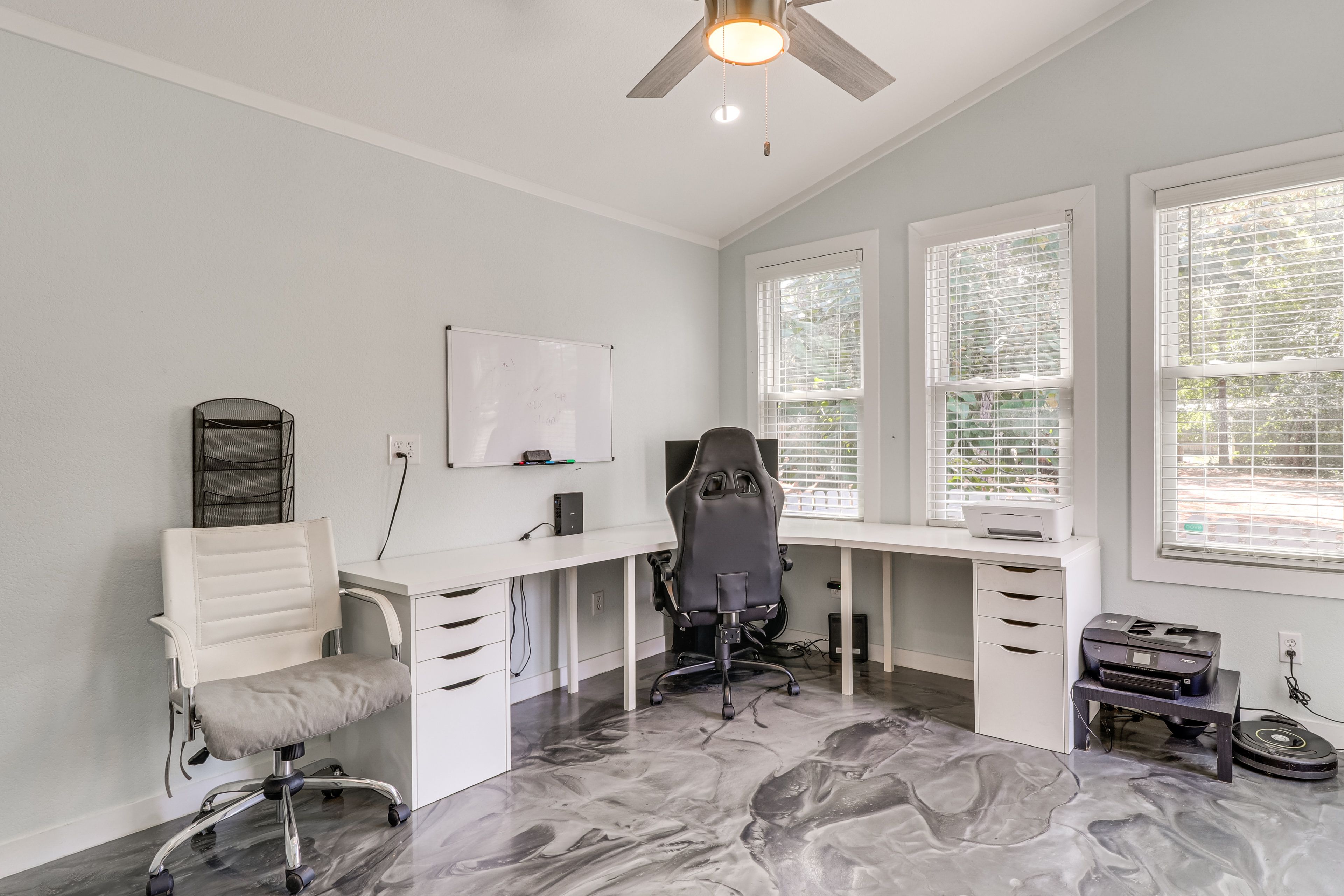 Home Office | Free WiFi